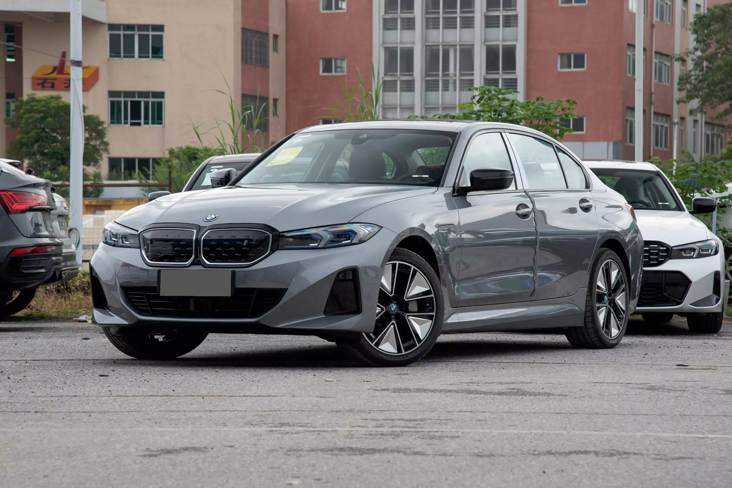bmw i3 2023 внешний вид-1