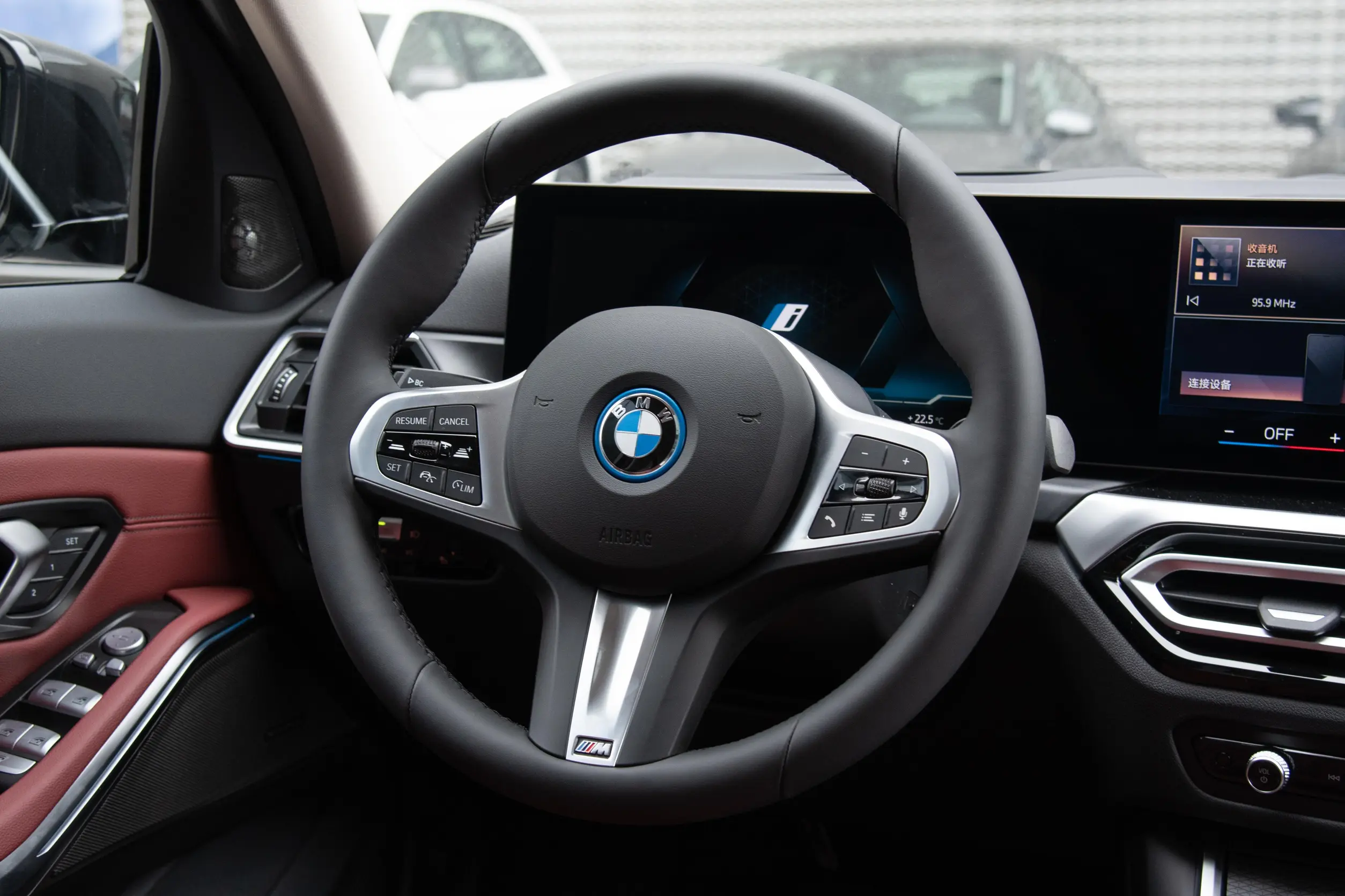 bmw i3 2023 интерьер-2