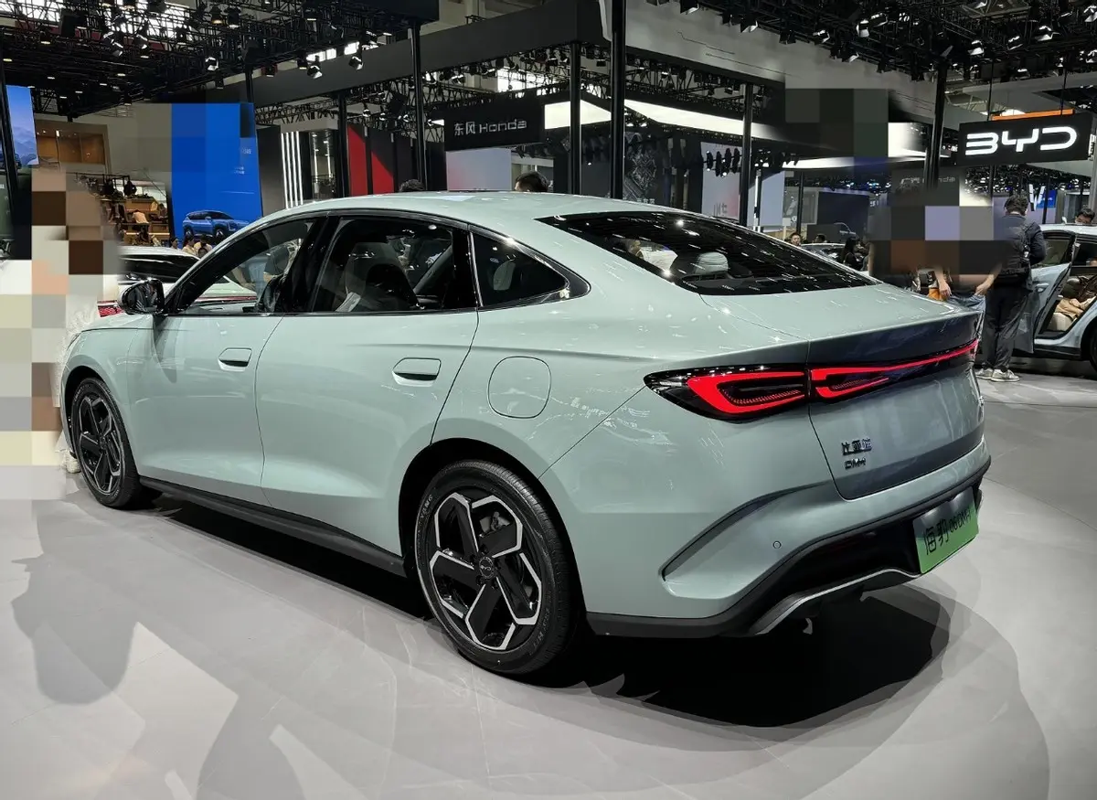 Byd Seal 06 Автосалон -1