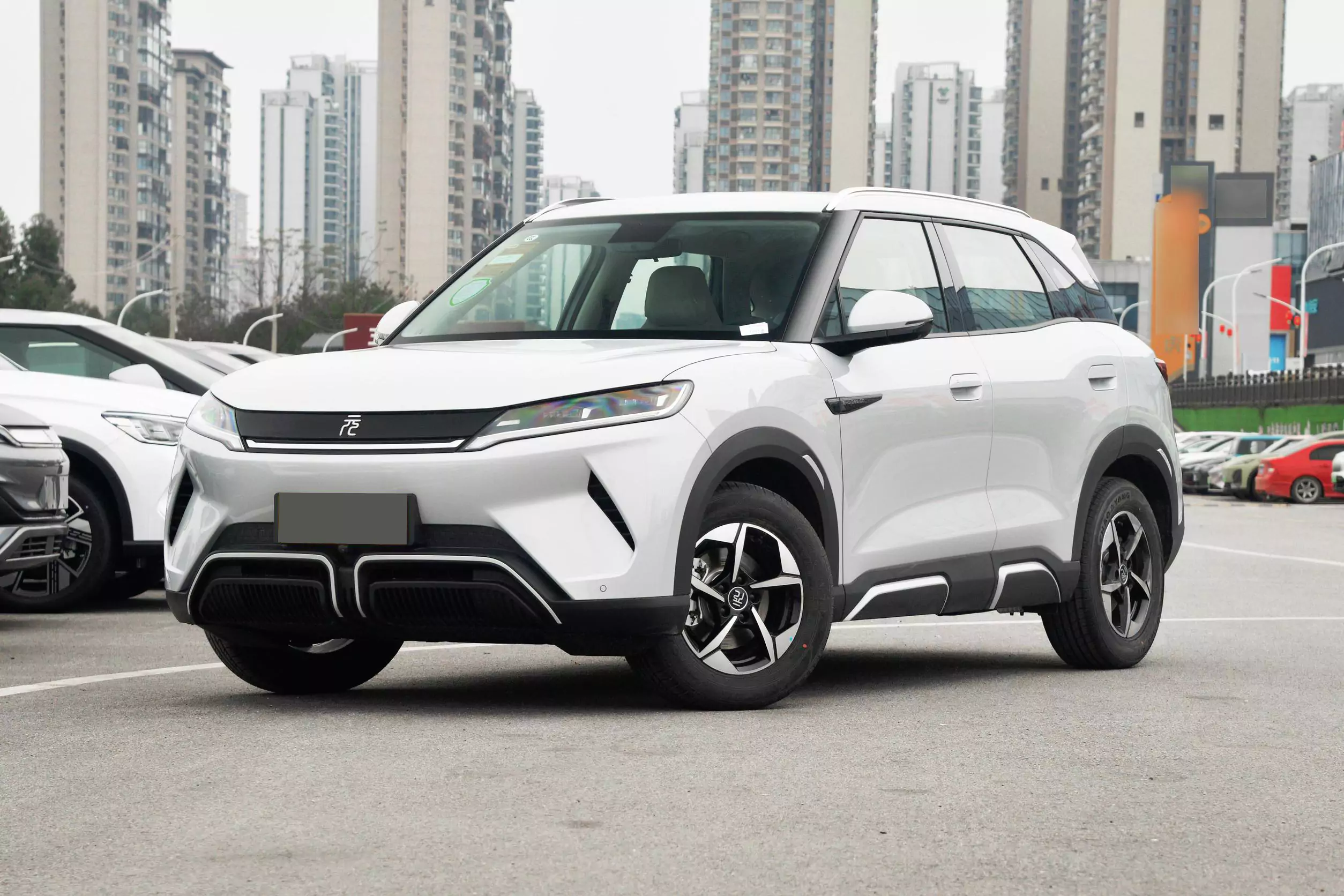 byd yuan up 2024 внешний вид-1