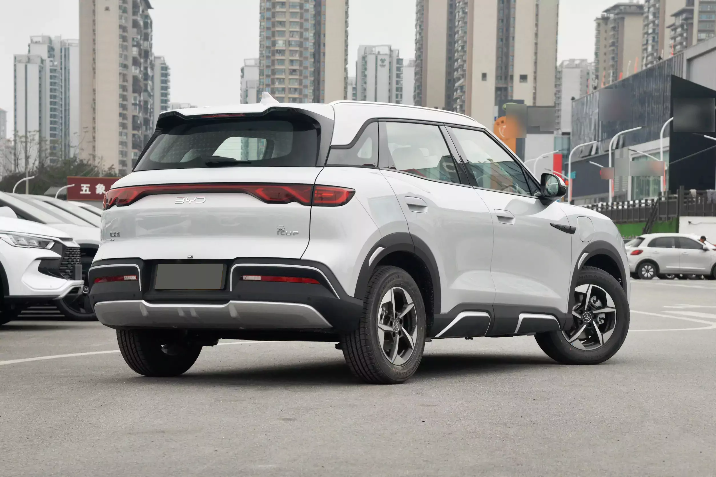 byd yuan up 2024 внешний вид-4
