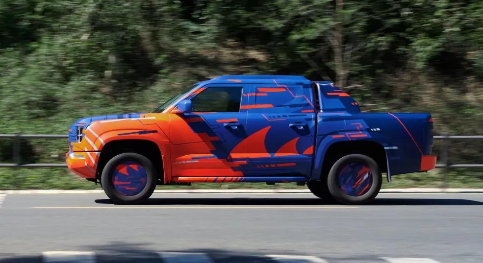 Первый электрический пикап Byd Spy Photo-2