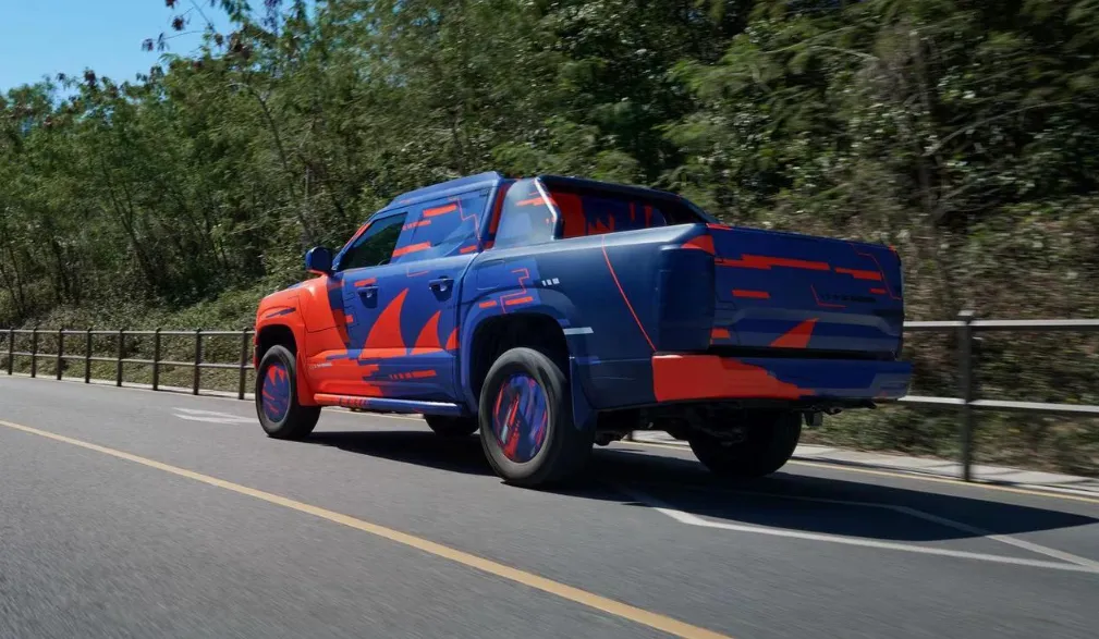 Первый электрический пикап Byd Spy Photo-3