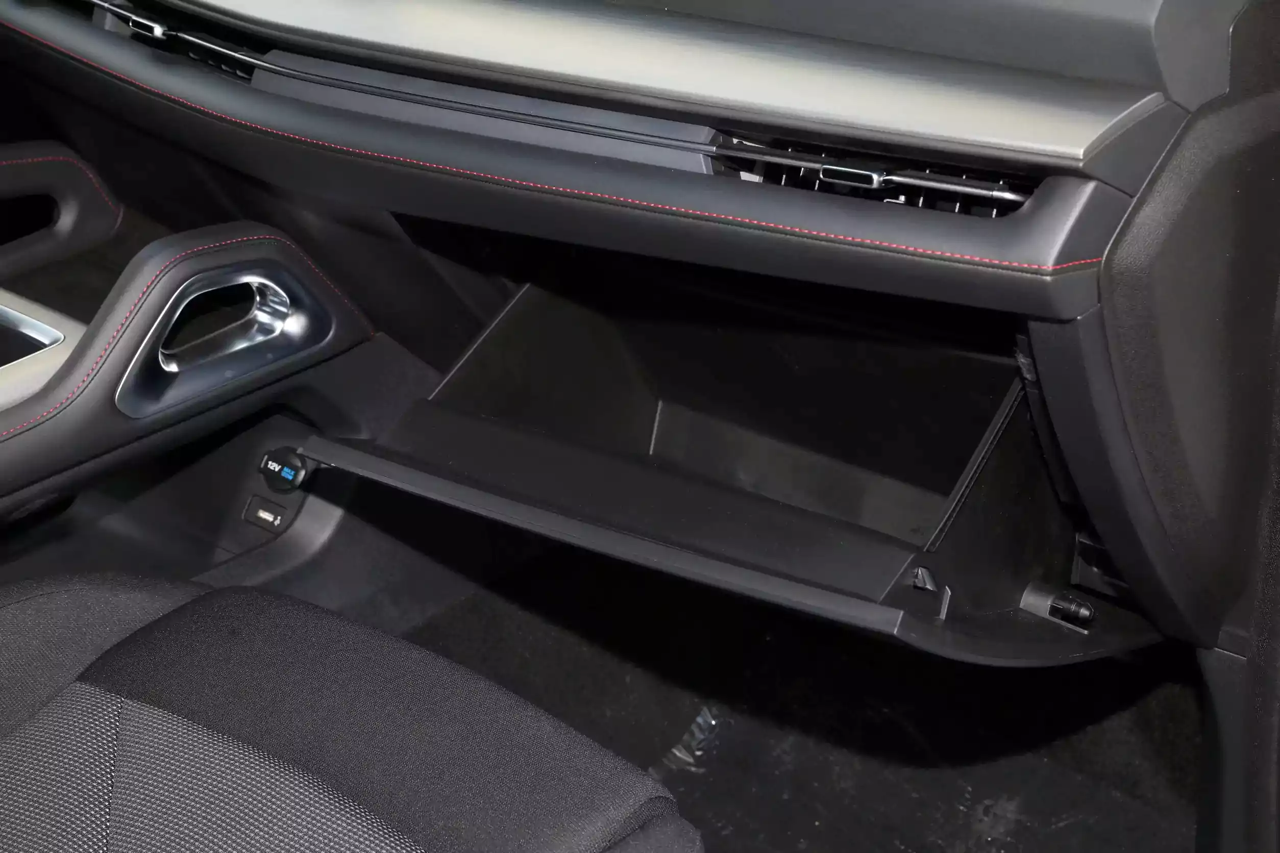 changan f70 2024 интерьер-4