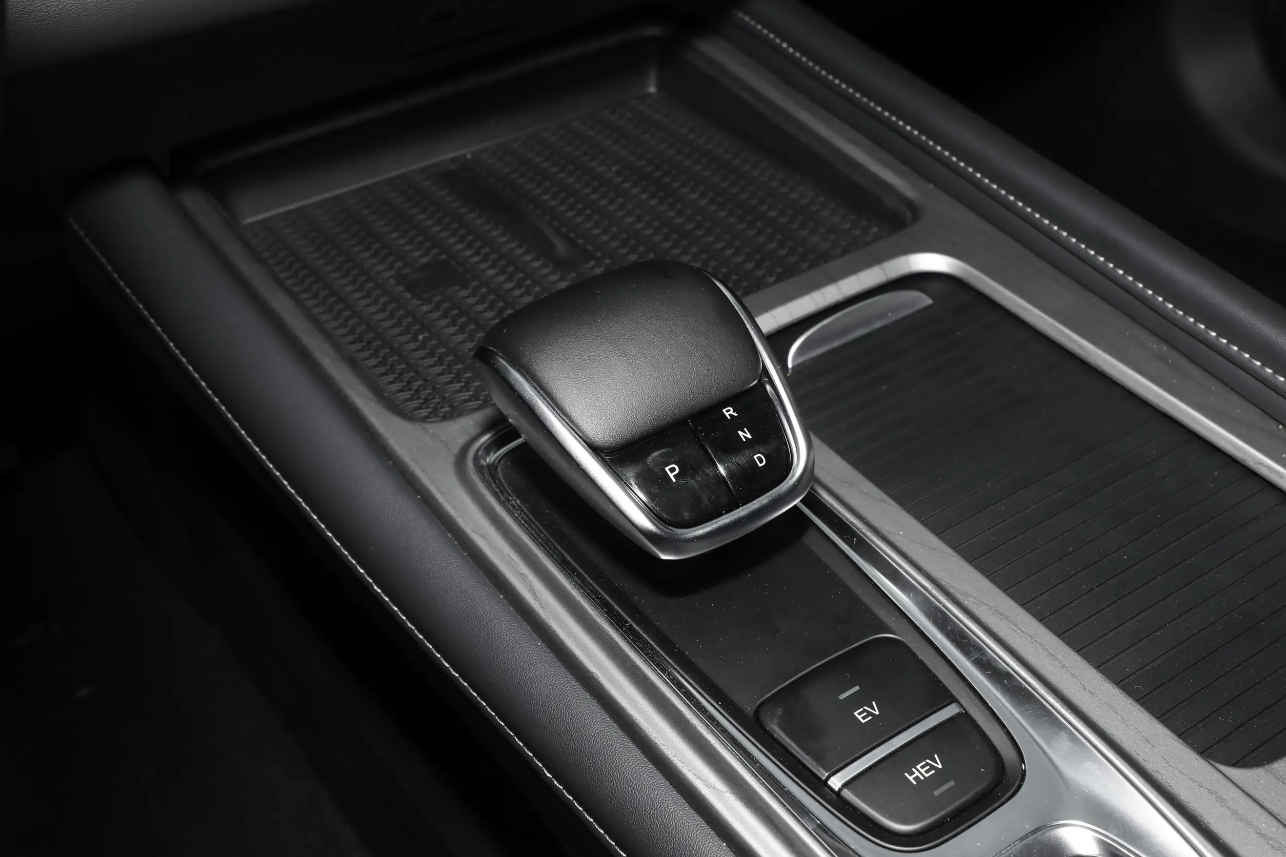 chery fengyun a8 2024 интерьер-3