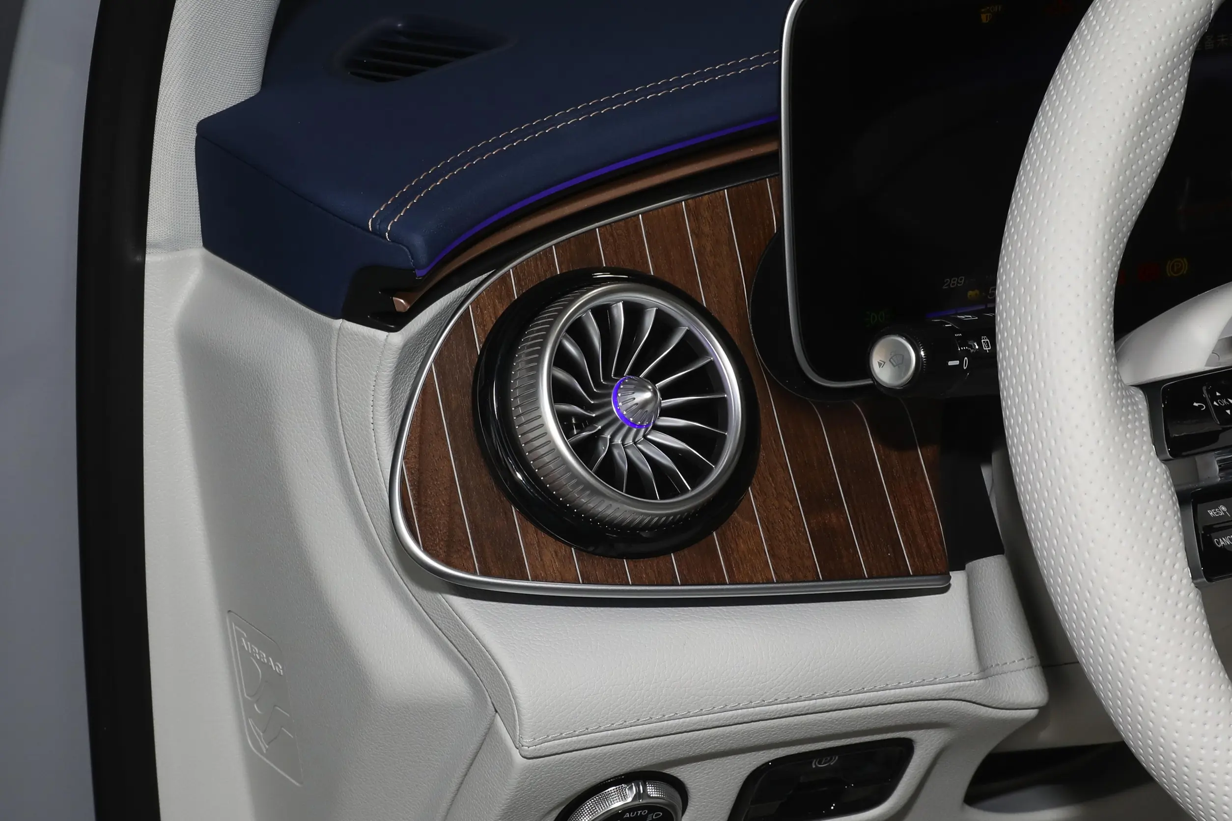 mercedes-benz eqe suv 2024 интерьер-4