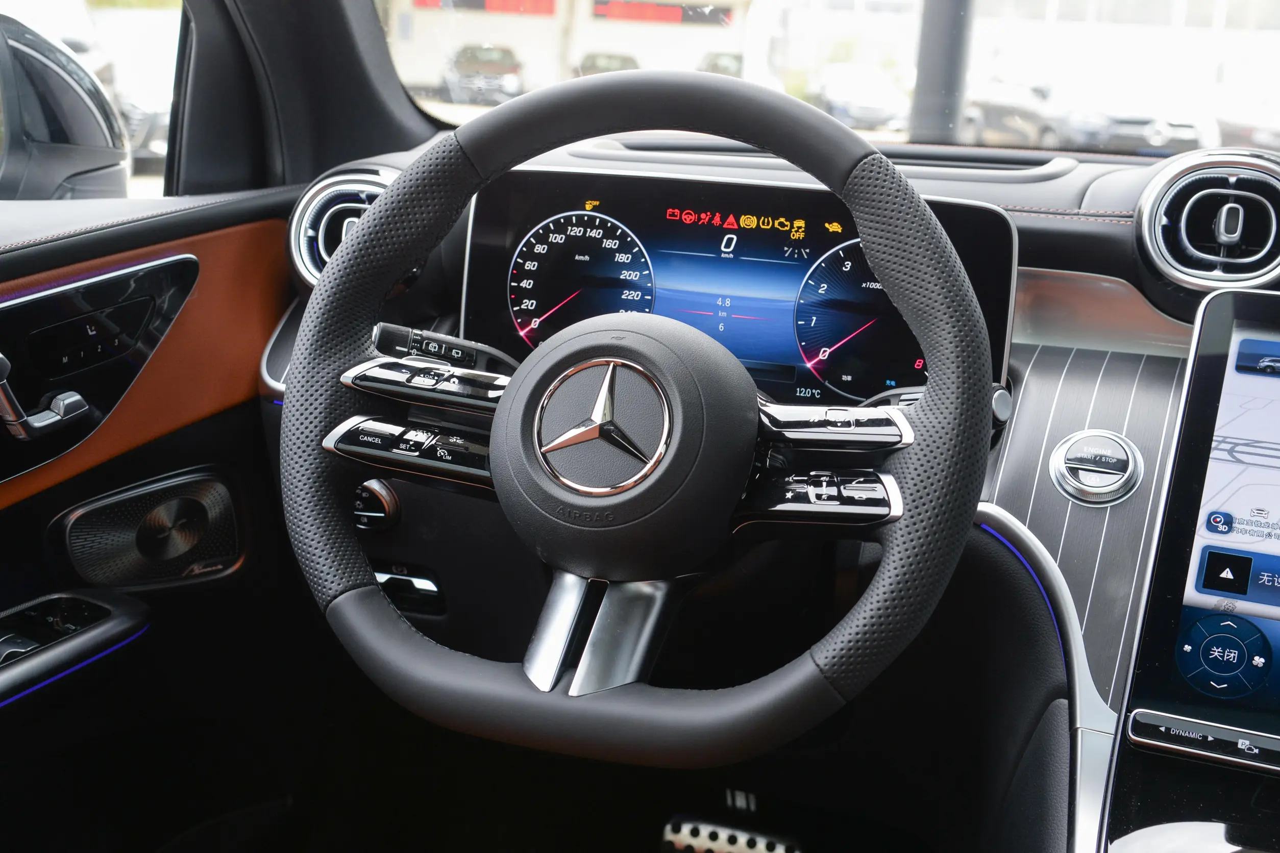 mercedes-benz glc 2024 интерьер-2