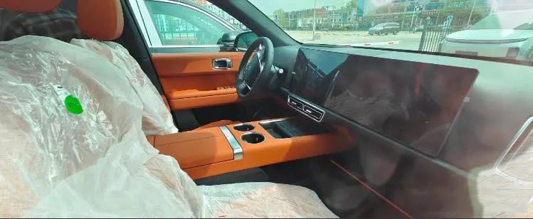 Фотографии Li Auto L6 Interior 1
