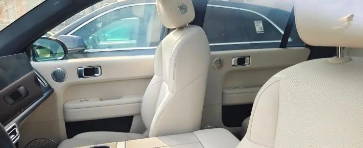 Фотографии Li Auto L6 Interior 2