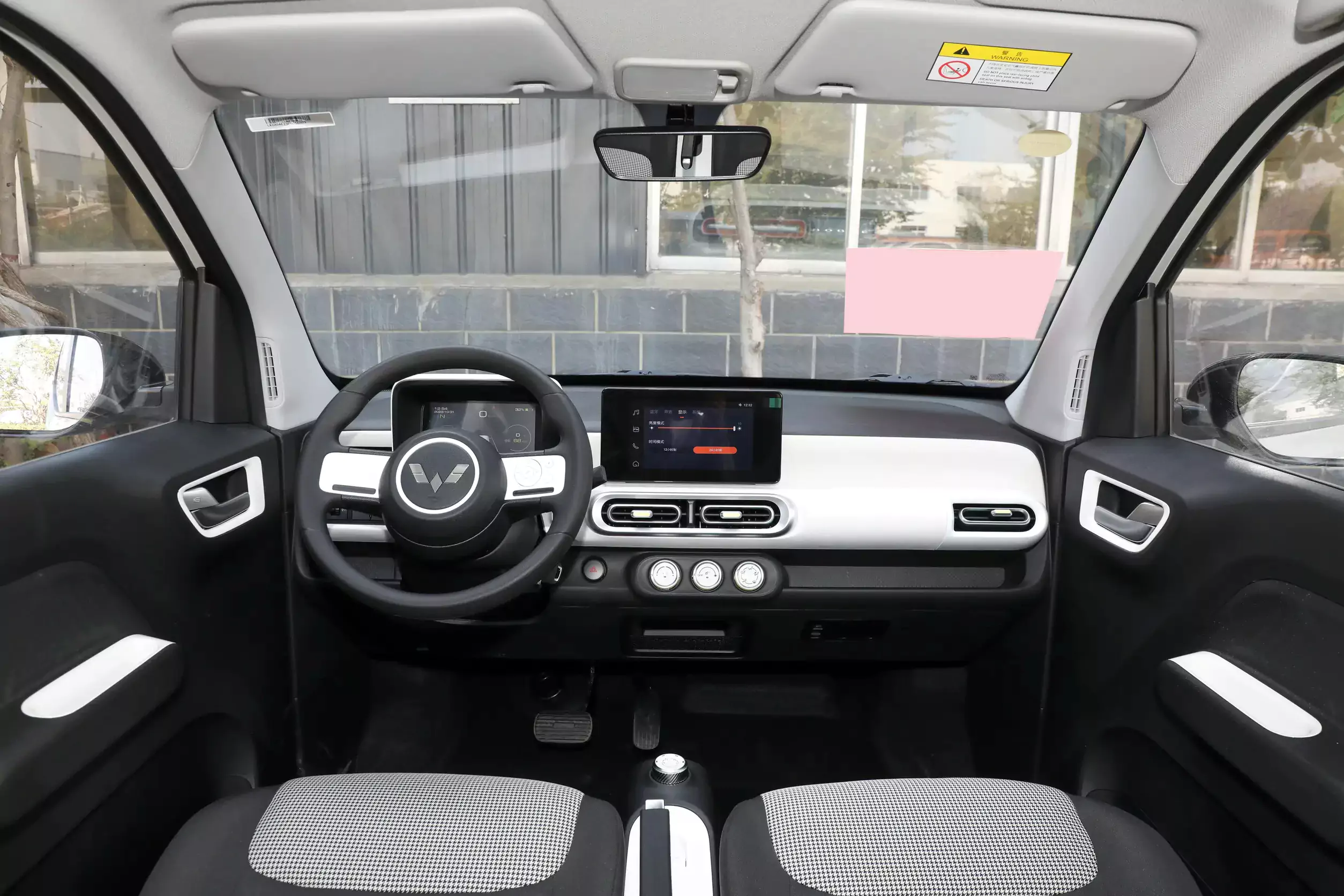 wuling hongguang mini ev 2024 интерьер-1