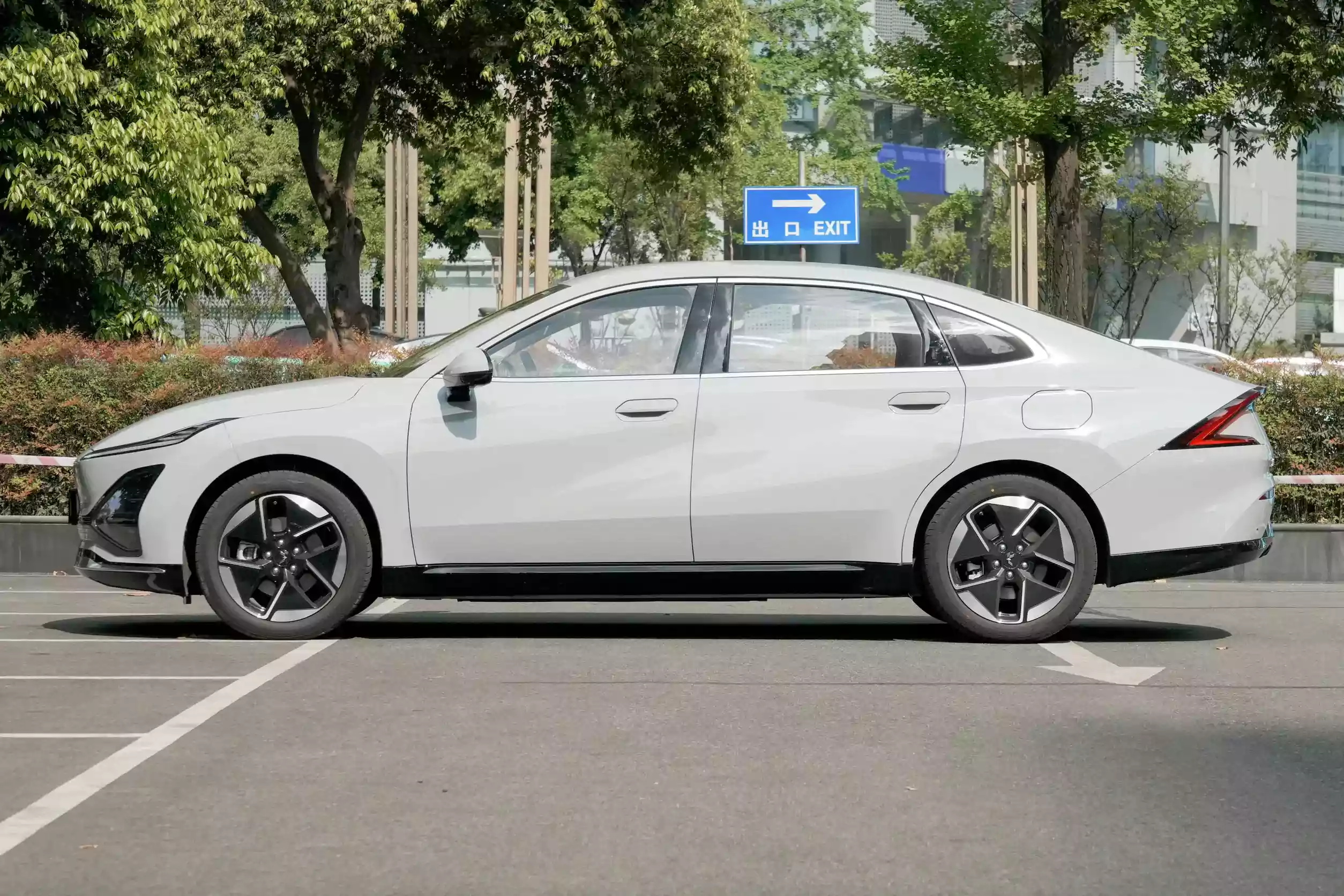 wuling xingguang ev 2024 внешний вид-3
