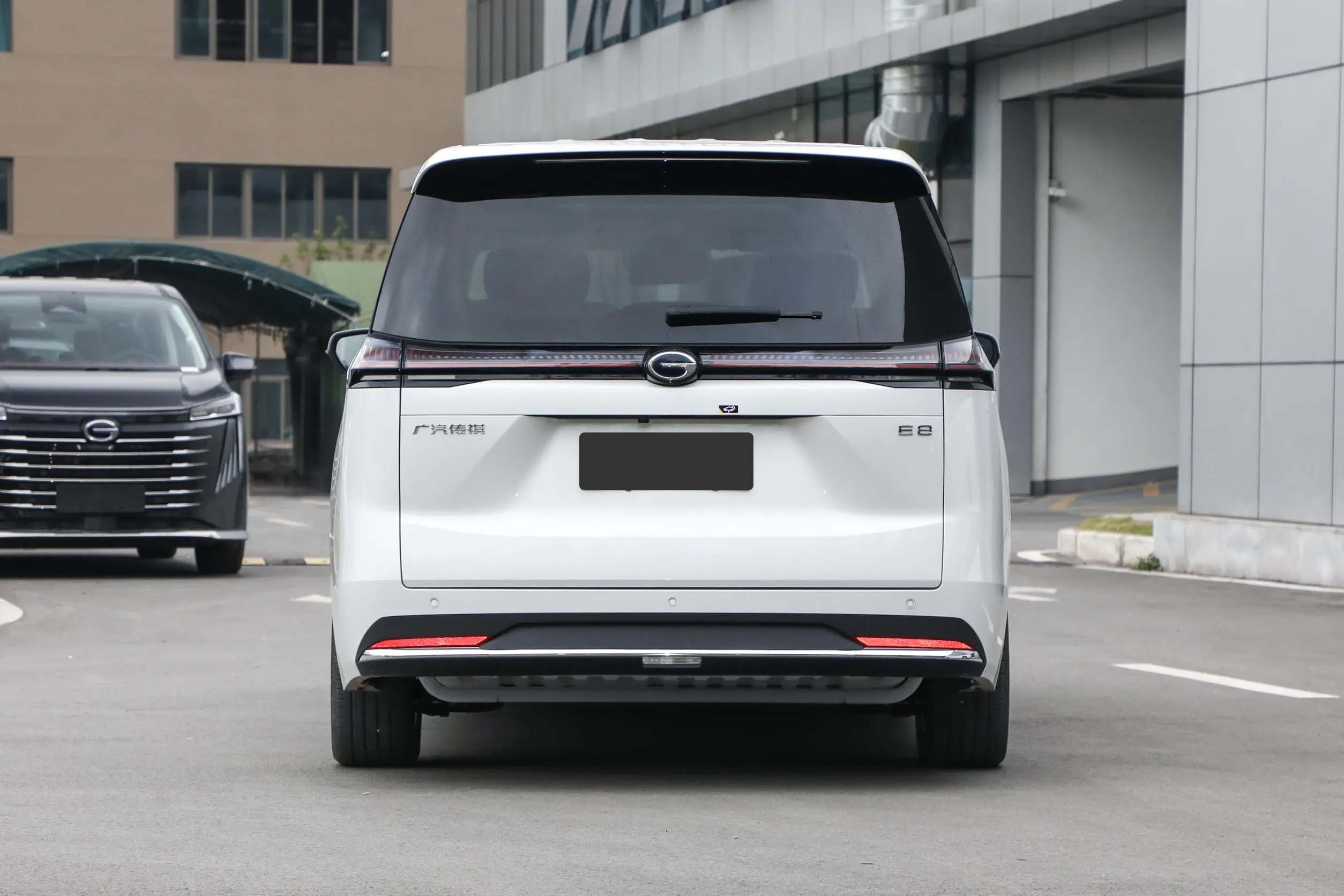 gac trumpchi e8 phev 2024 внешний вид-4