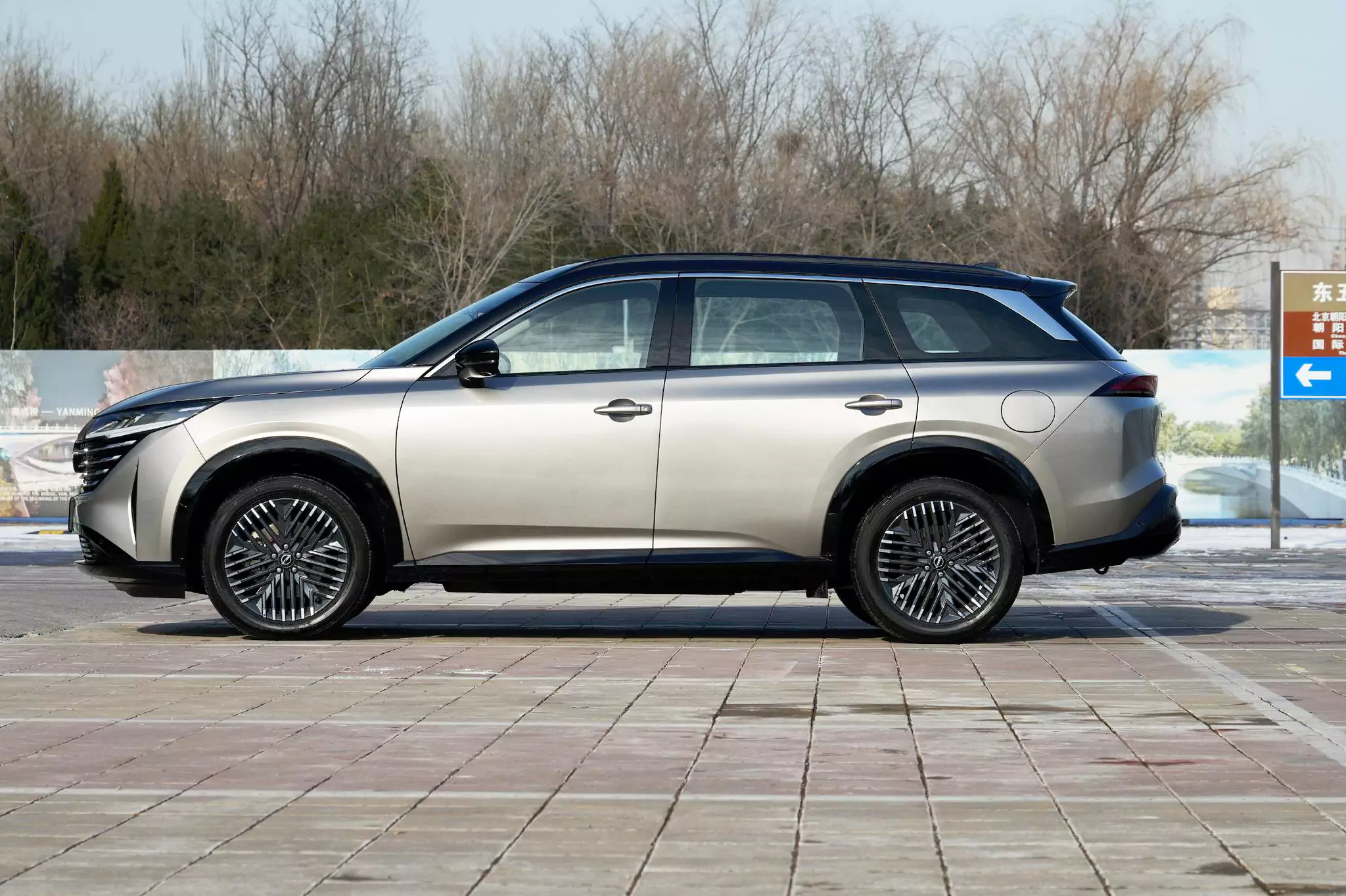 nissan pathfinder 2024 внешний вид-7