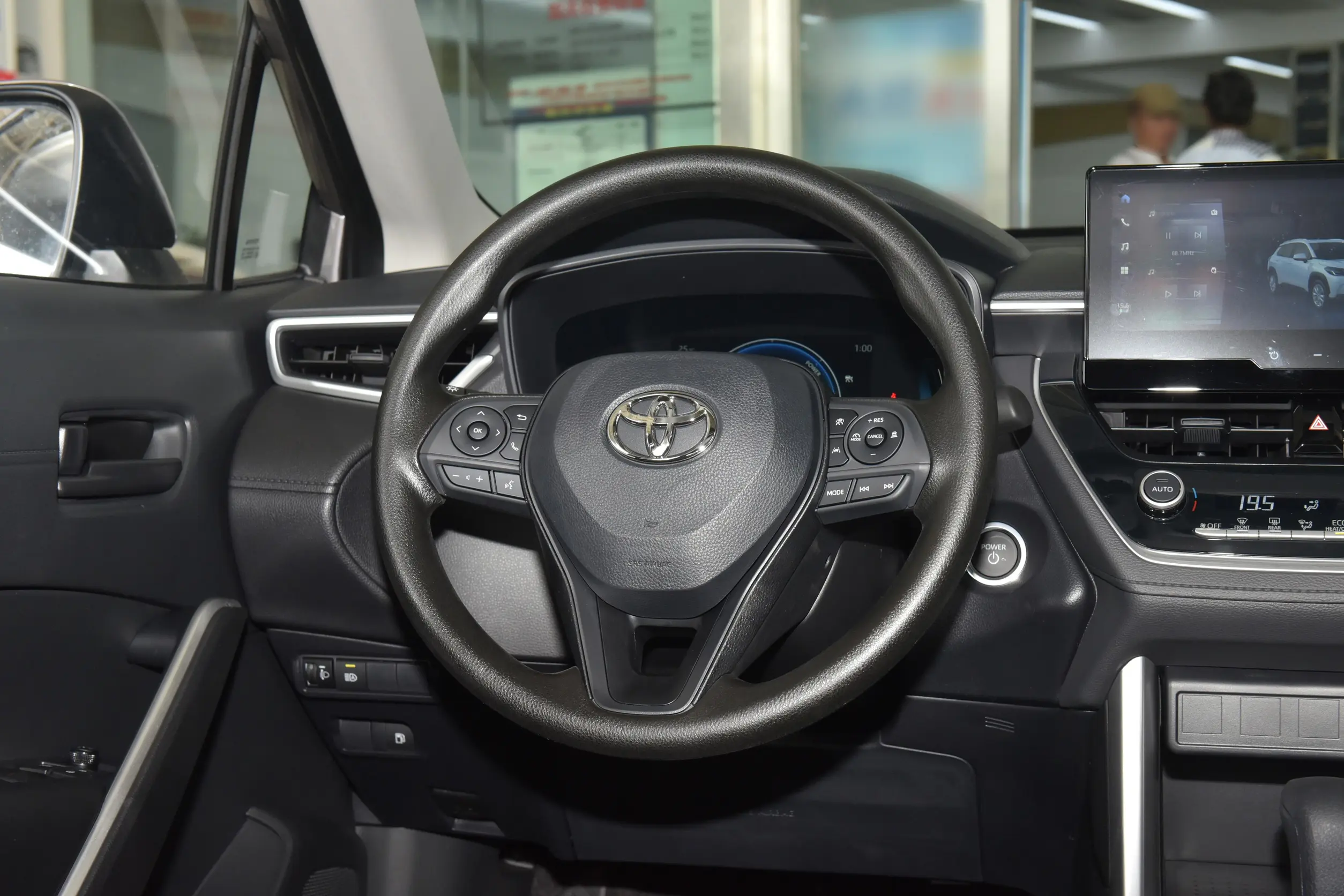 toyota corolla cross 2024 interior-2