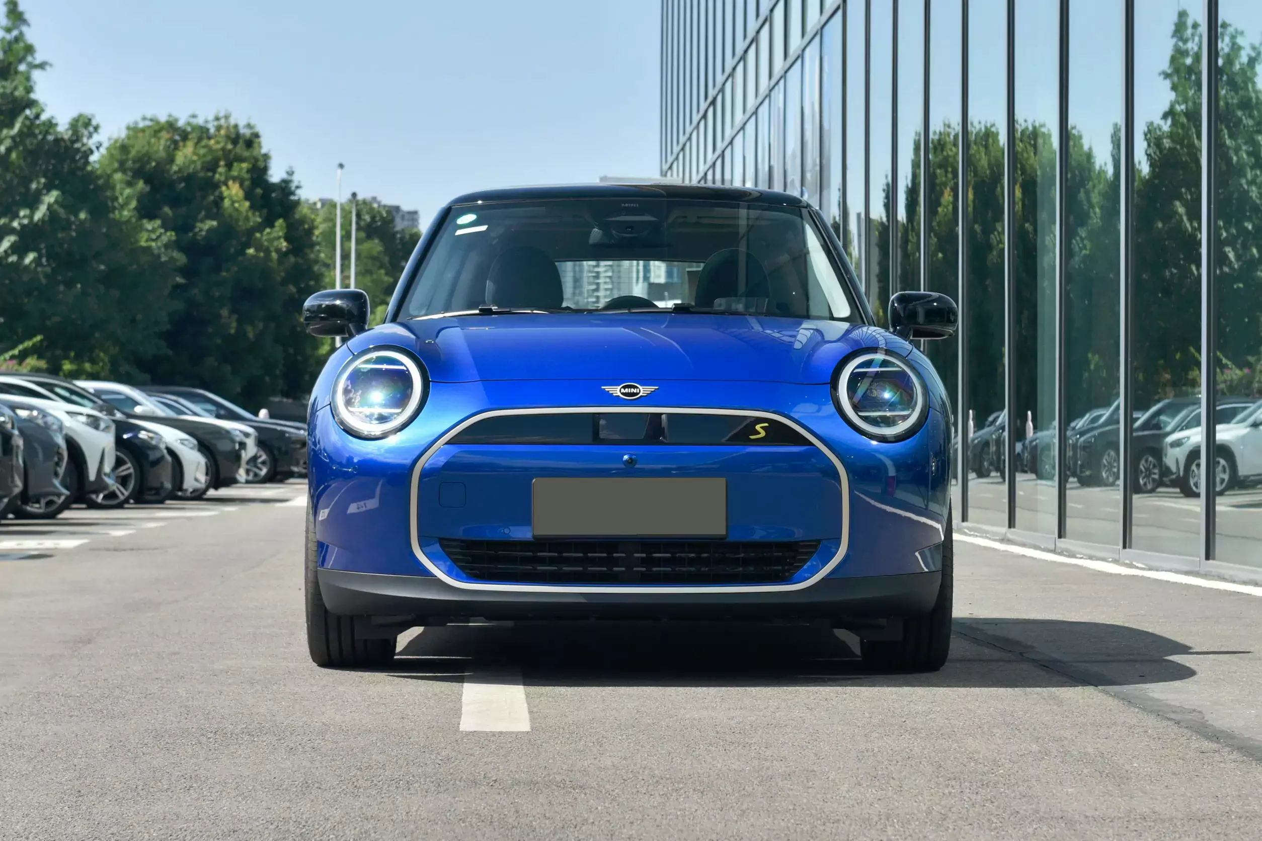 mini cooper ev 2024 внешний вид-2