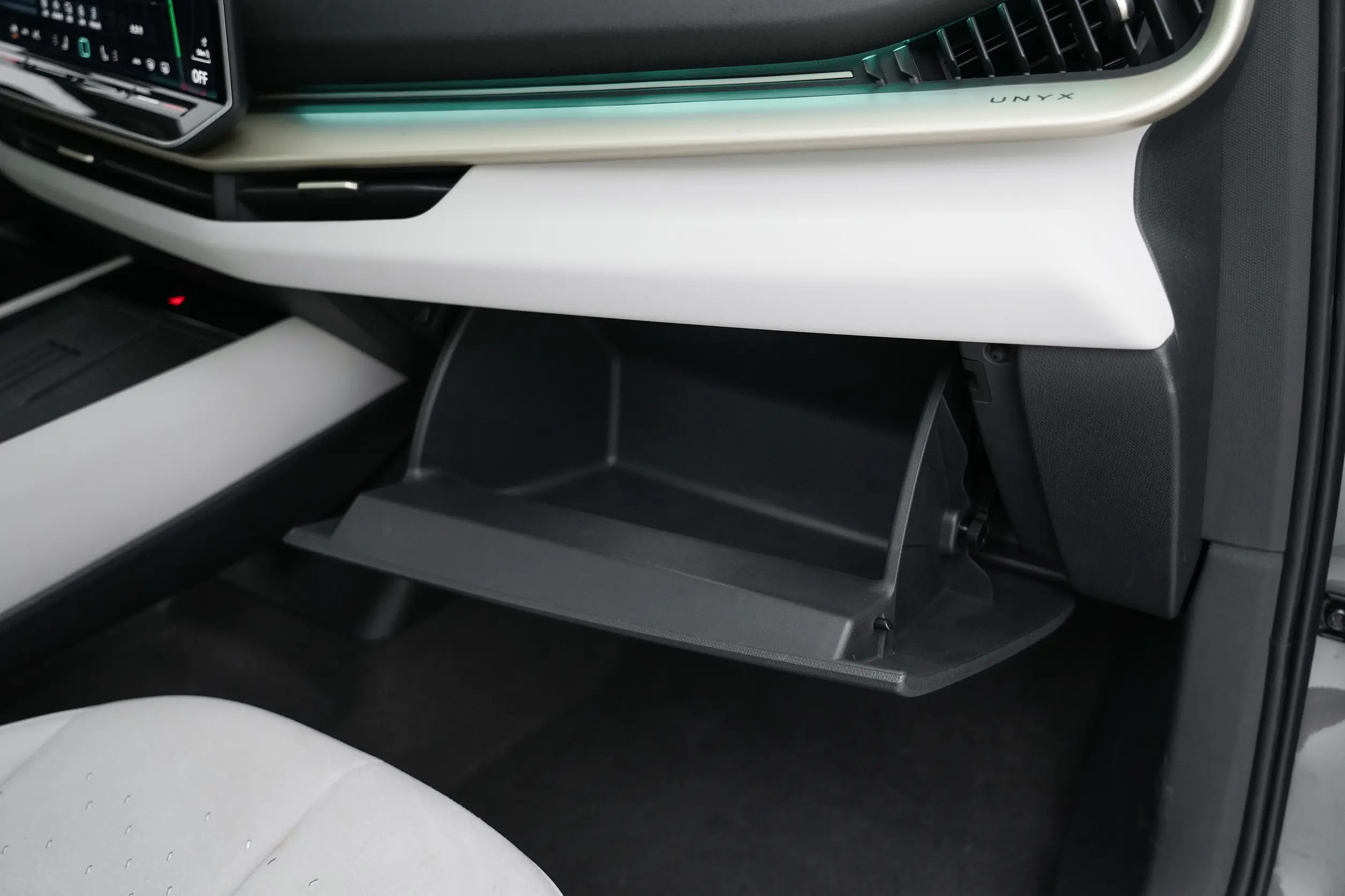 volkswagen id. unyx 2024 интерьер-4