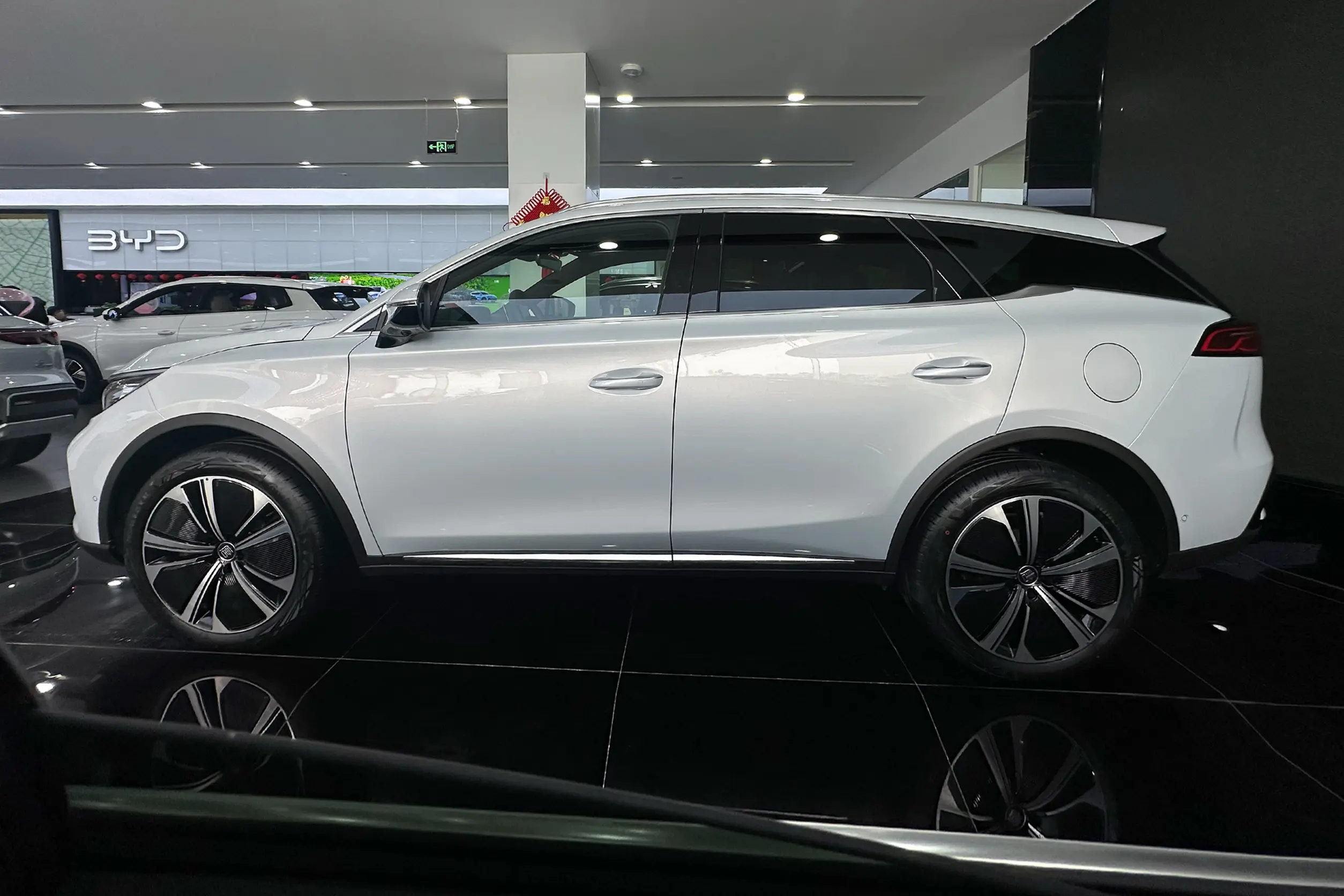 byd tang ev 2024 внешний вид-3
