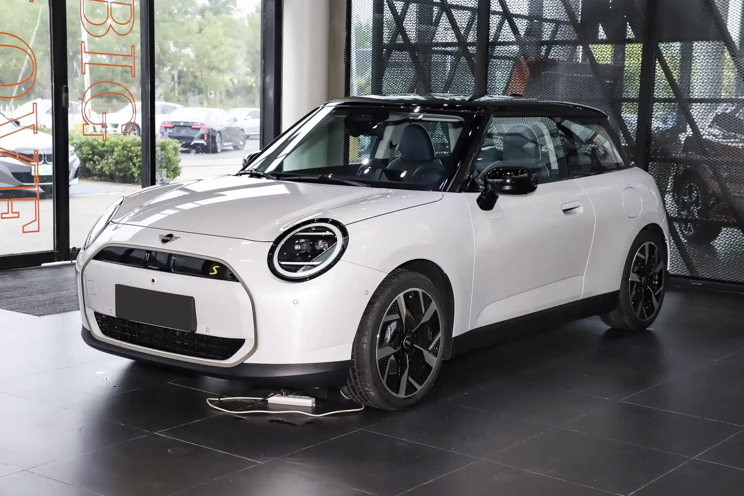 mini cooper ev picture (11)
