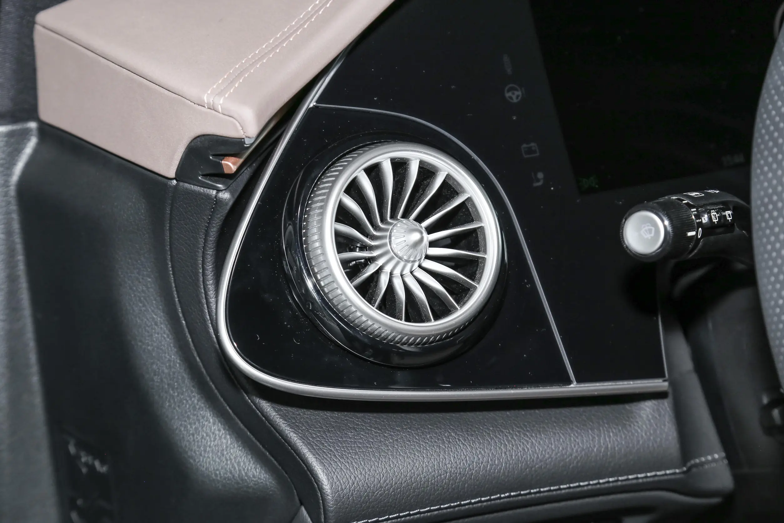mercedes-benz eqe внедорожник (7)