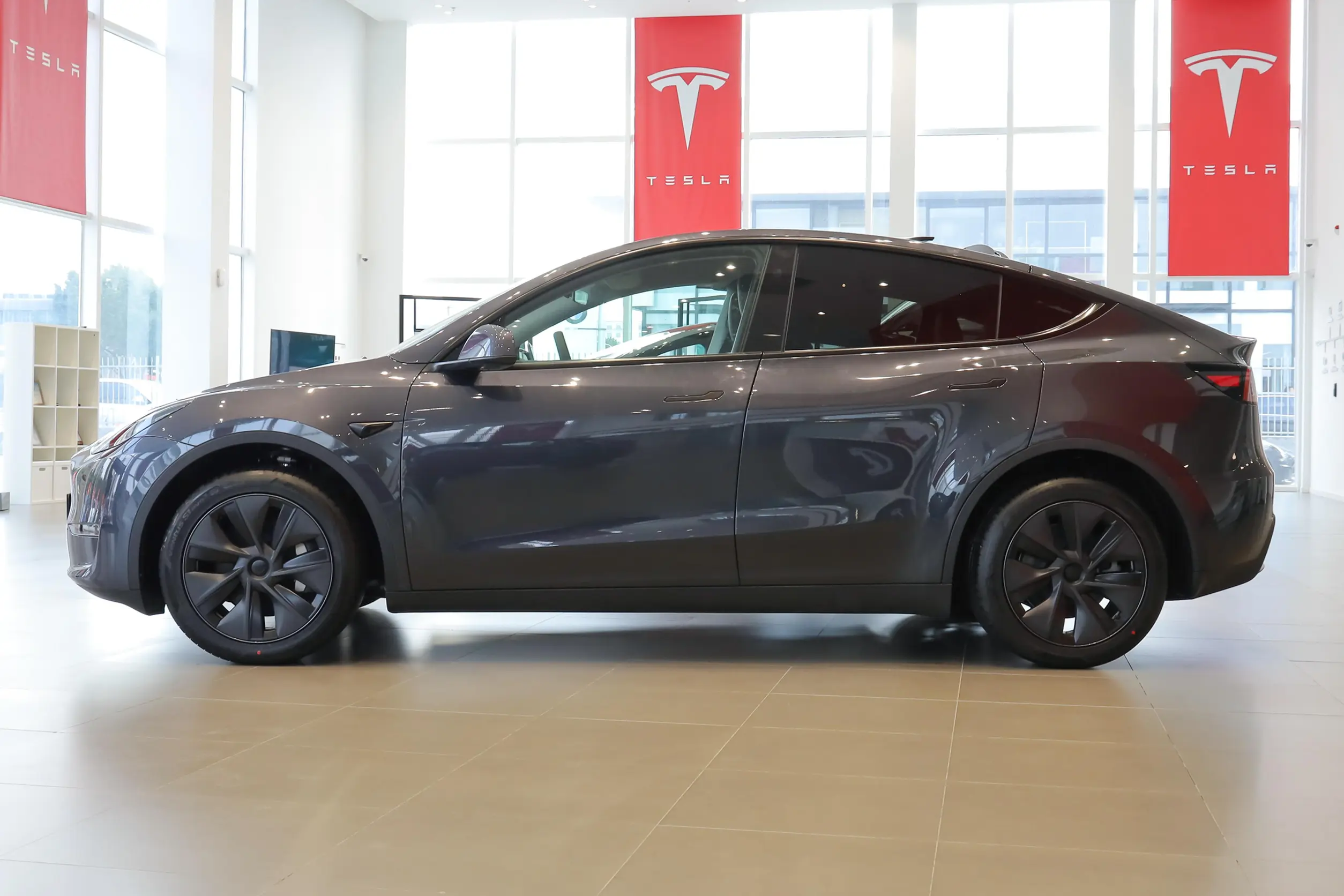 Tesla Model Y AWD Long Range