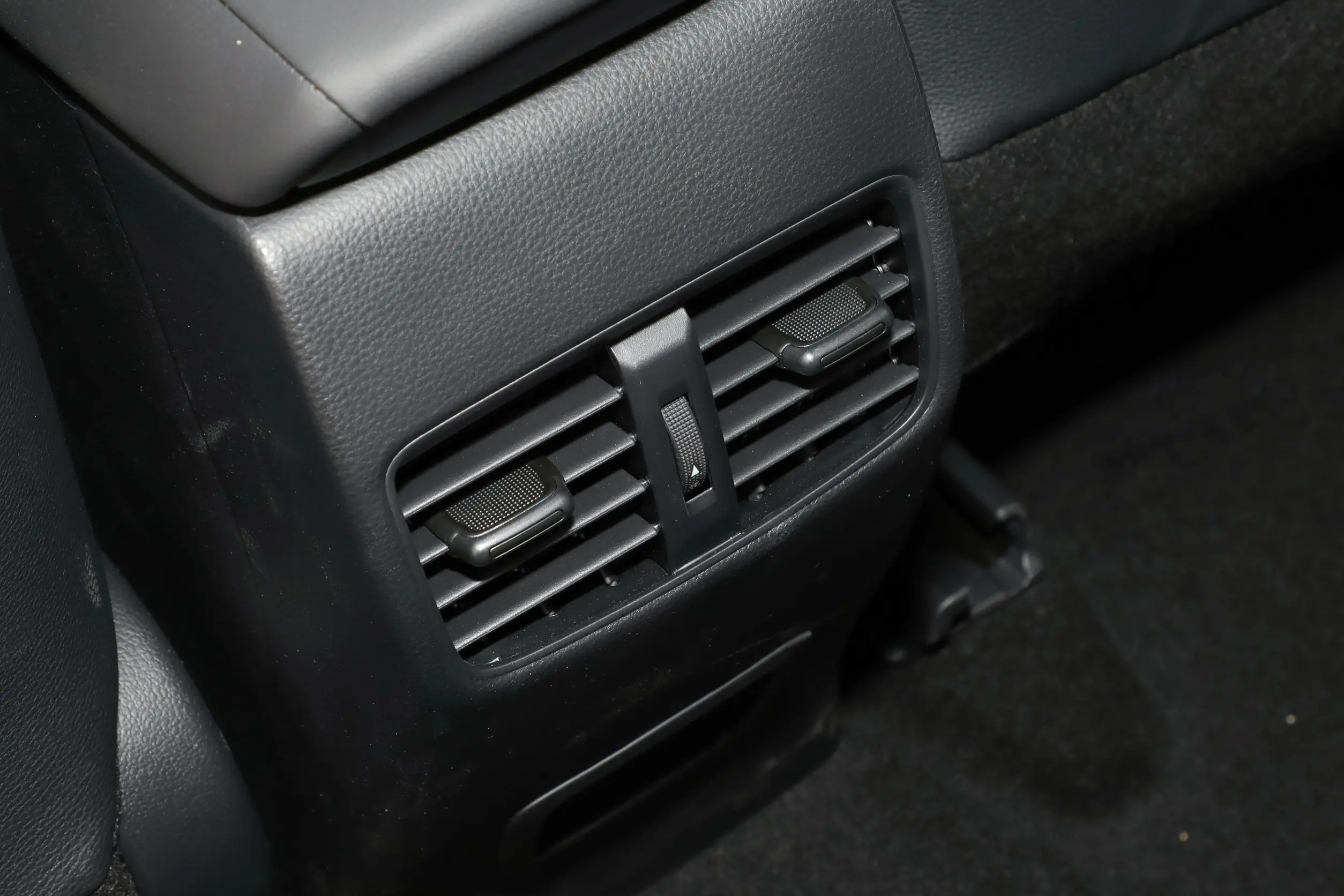 toyota frontlander picture (9)