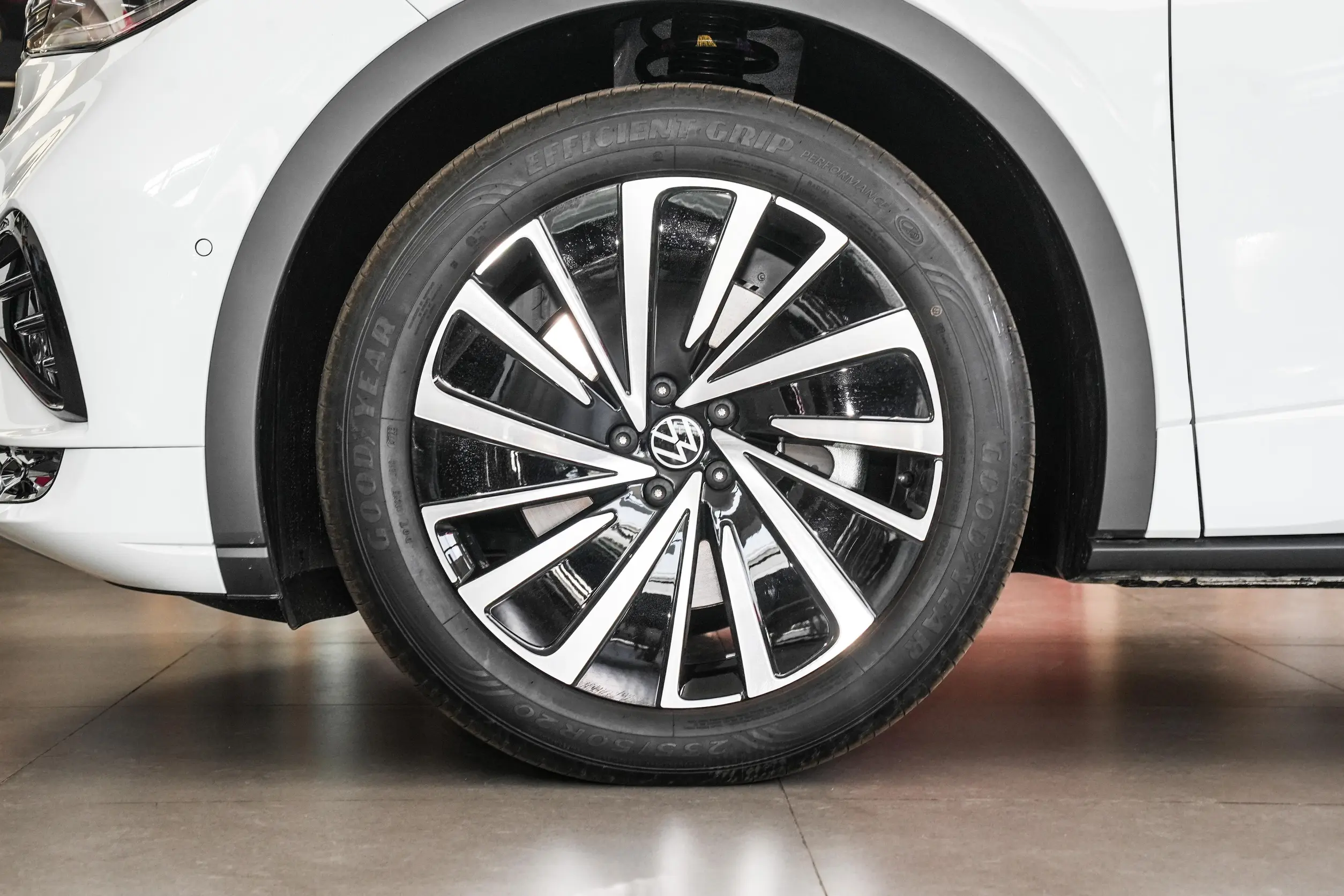 volkswagen id.4 x изображение (12)