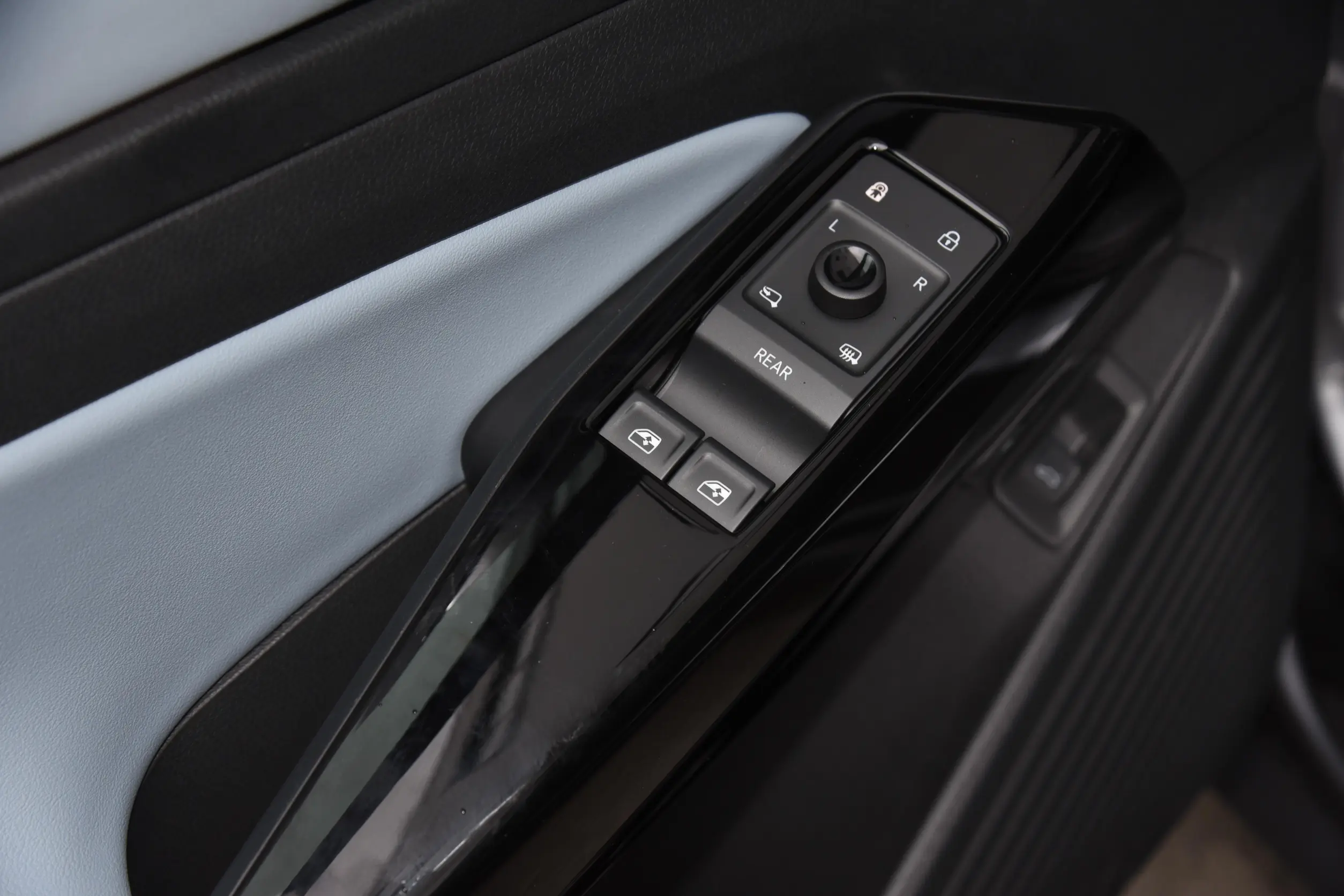 volkswagen id.4 x изображение (7)