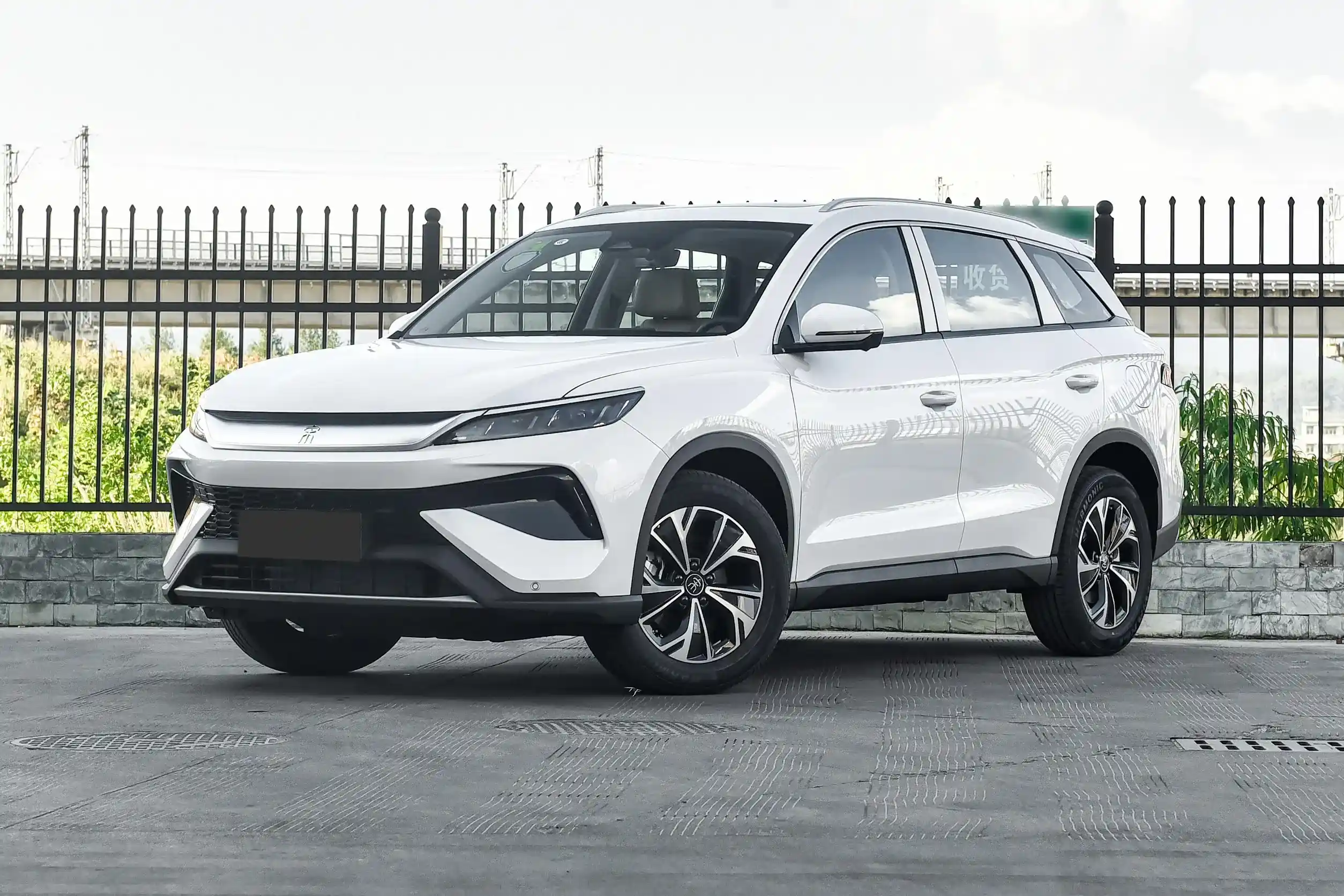 byd song pro dm 2025 внешний вид-1