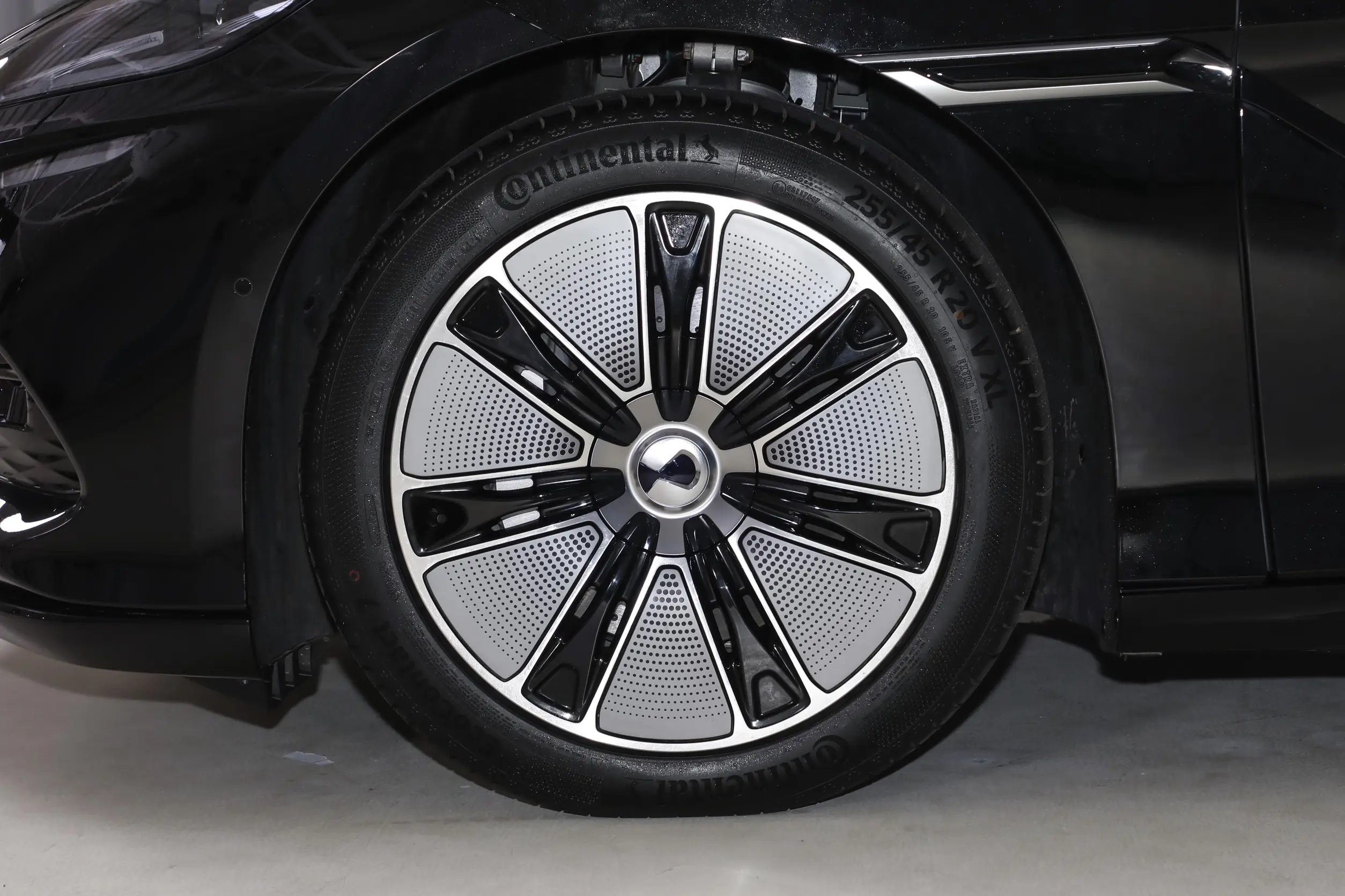denza z9gt ev 2024 picture-1