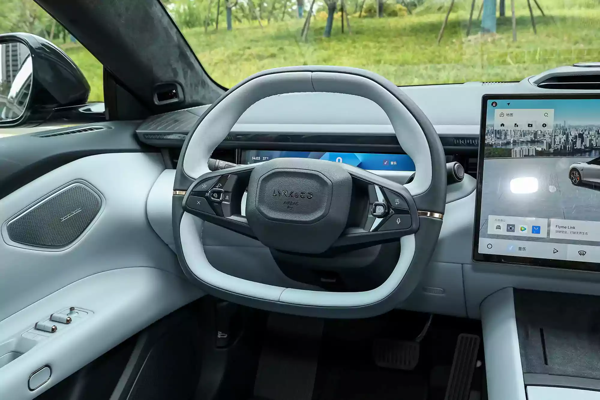 lynk & co z10 2024 интерьер-2