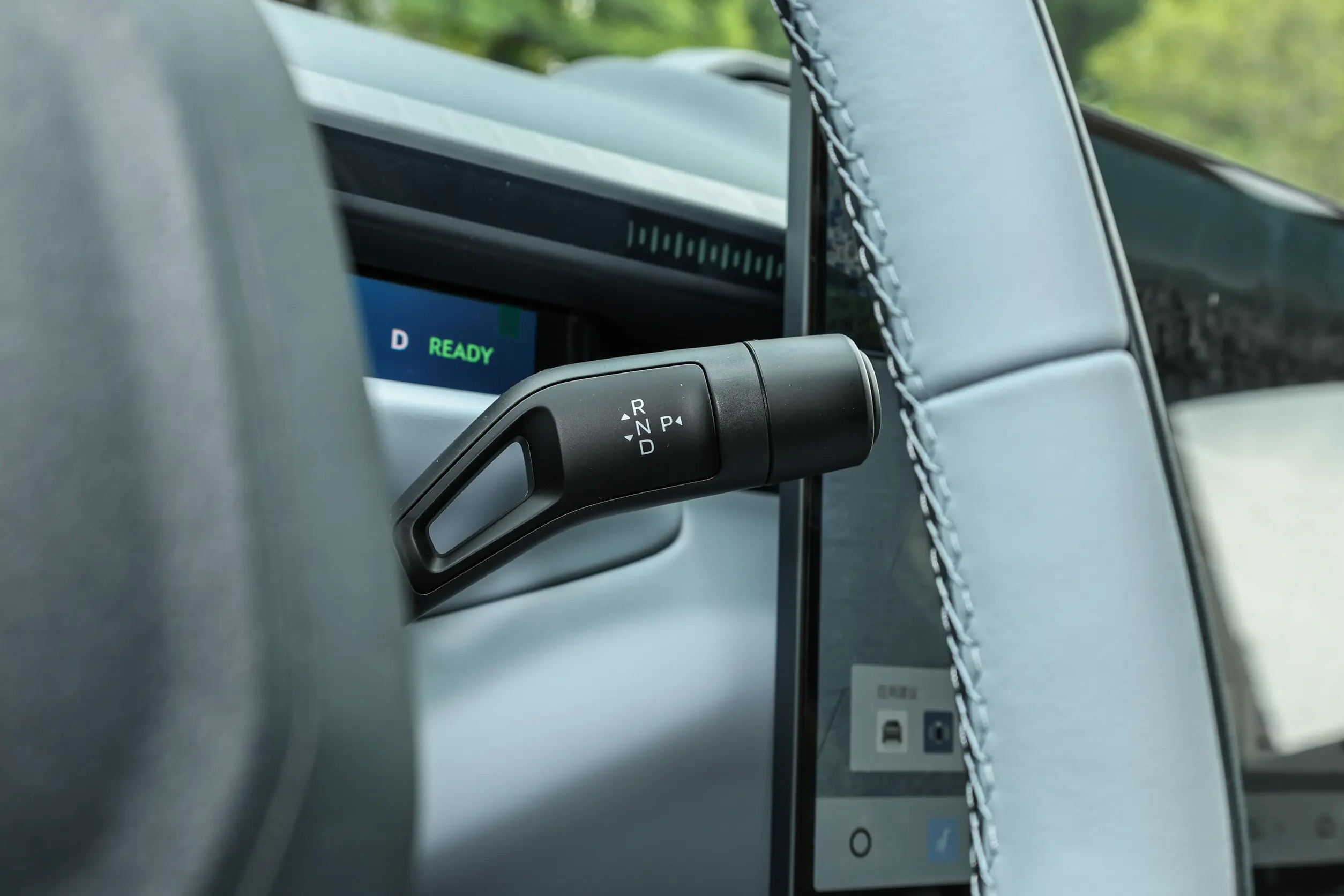 lynk & co z10 2024 интерьер-3