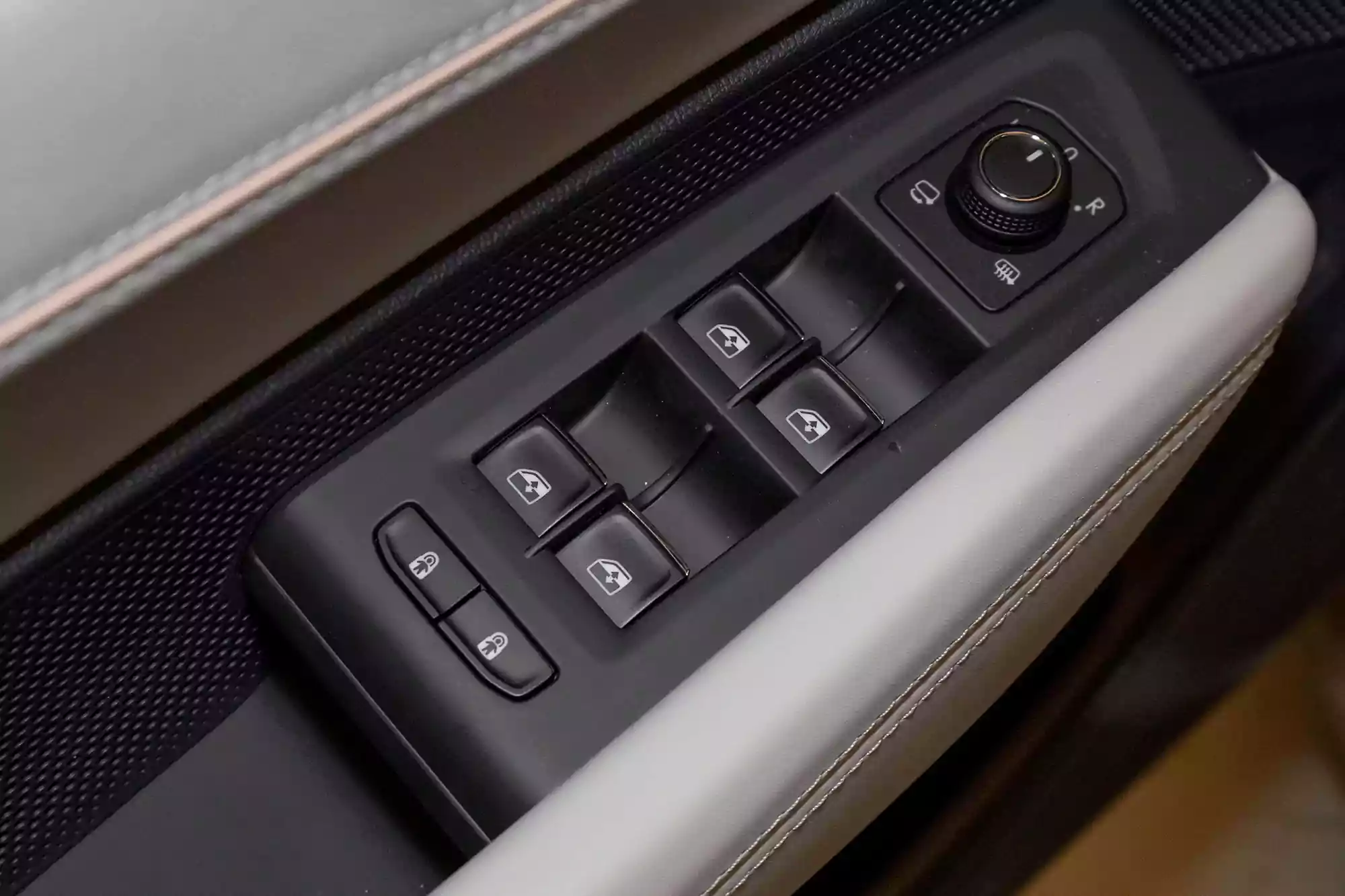 volkswagen passat 2025 picture-8