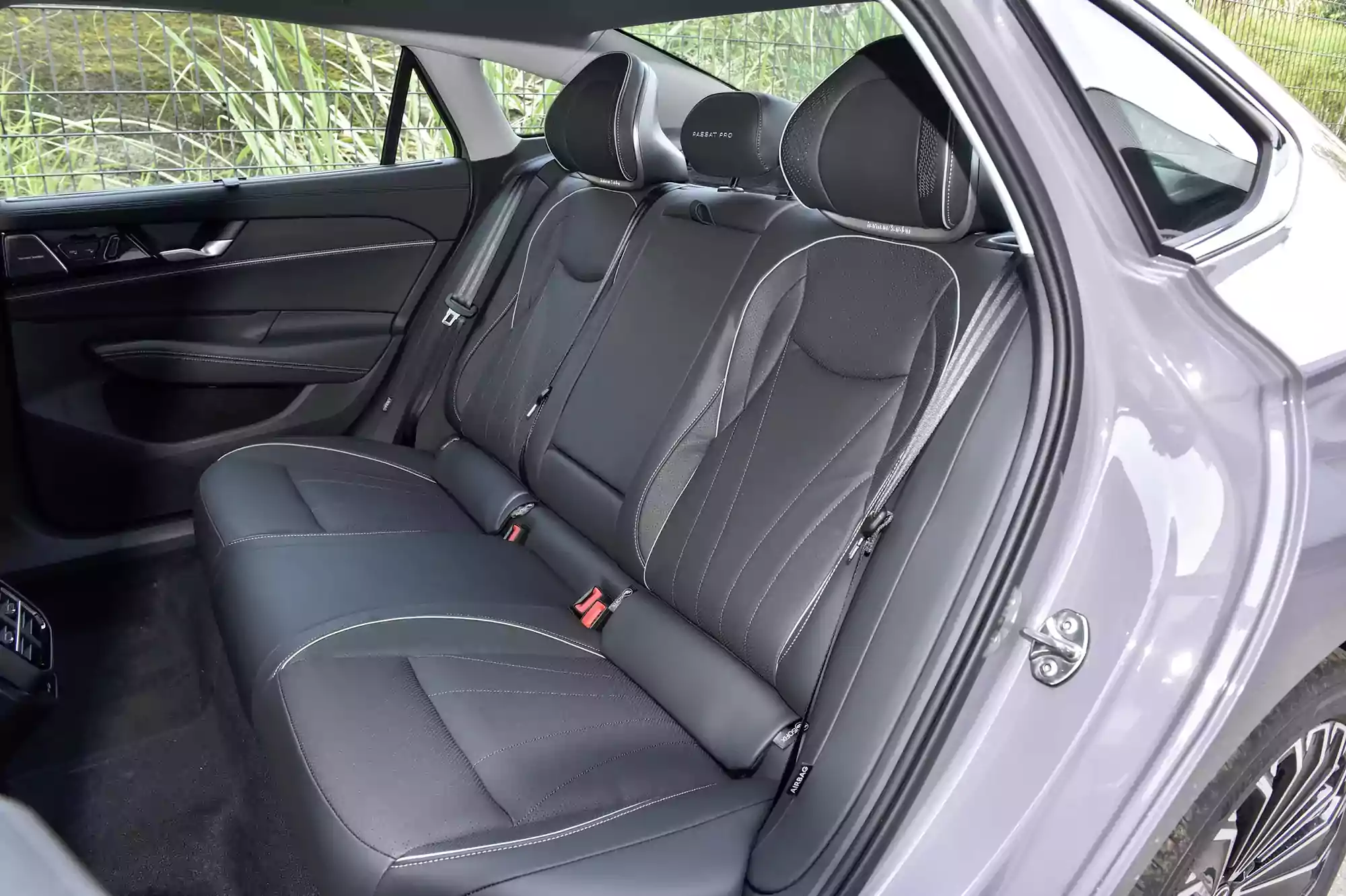 volkswagen passat 2025 space-2