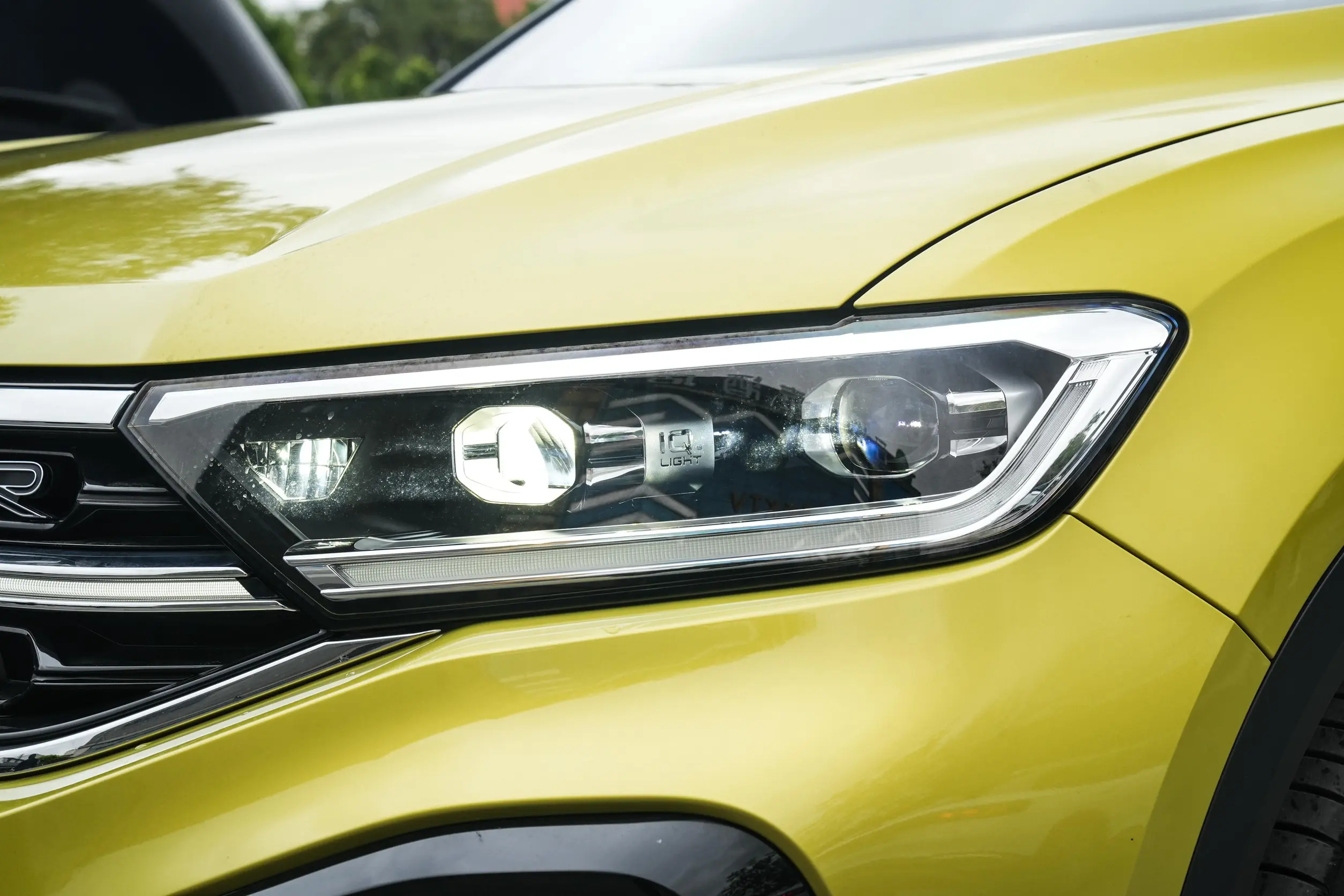 volkswagen t-roc 2024 picture-1