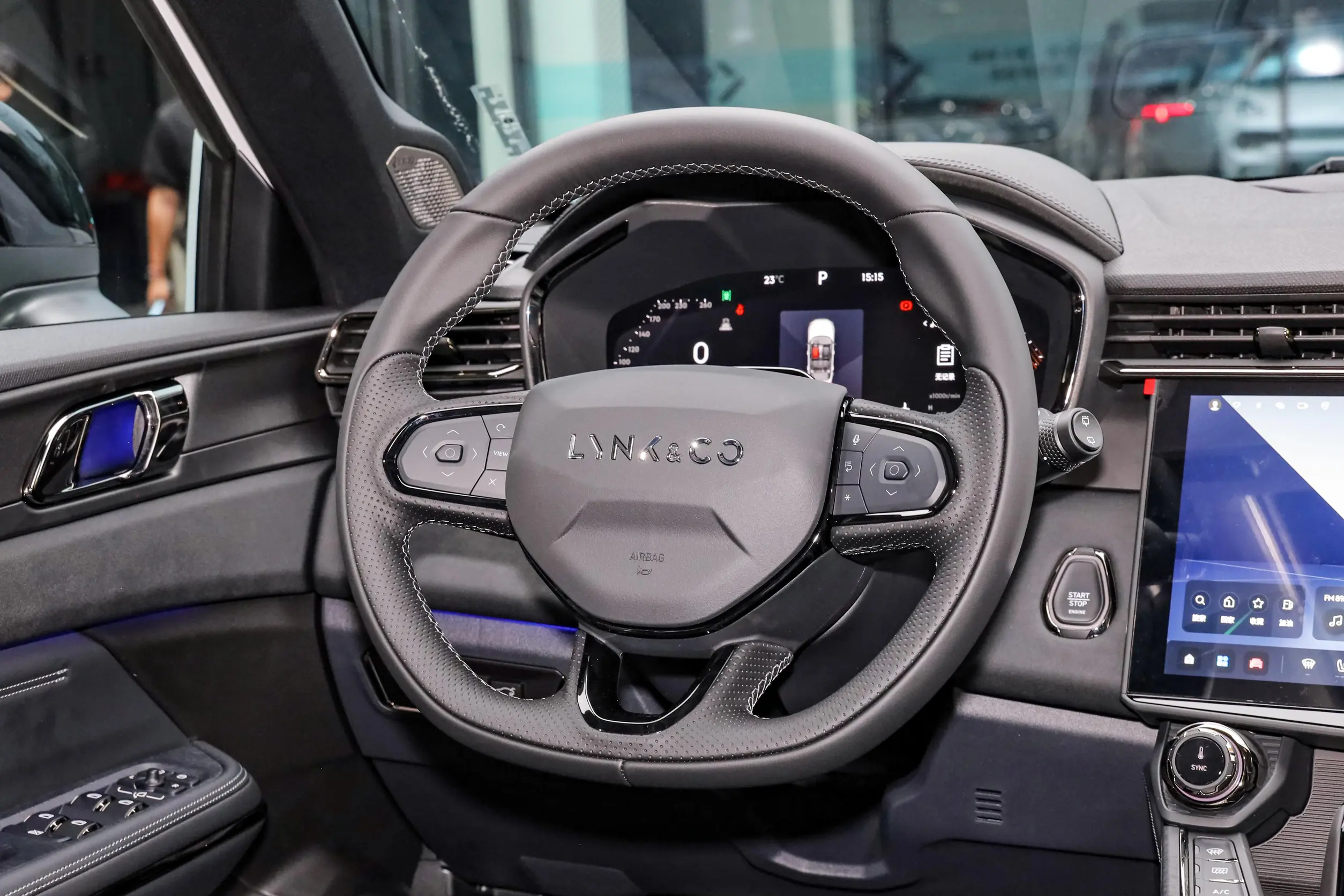 lynk & co 01 2024 интерьер-2