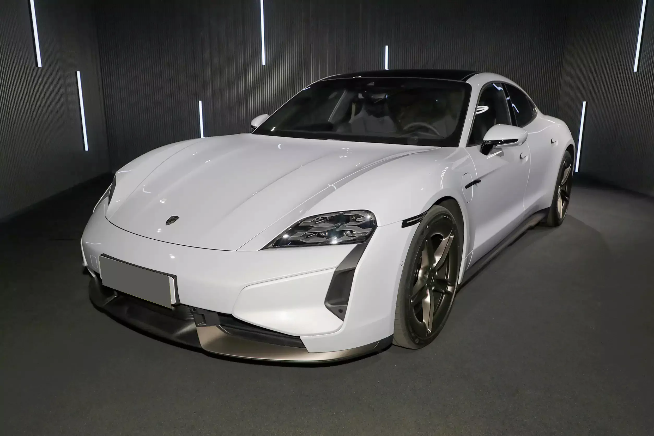 Porsche Taycan Turbo s