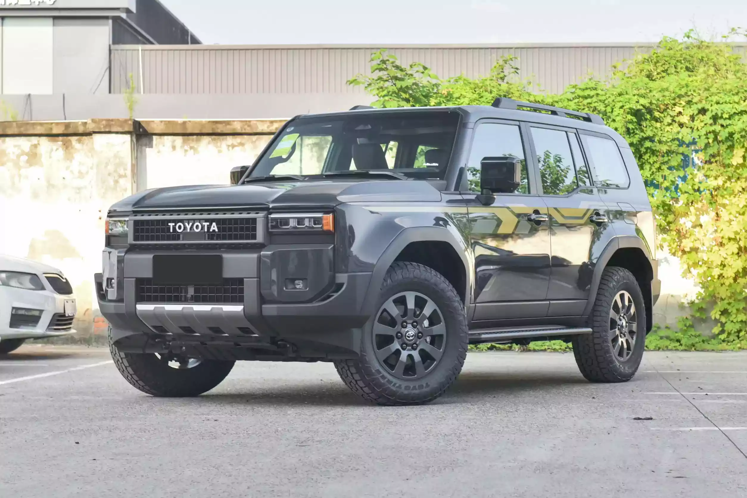 toyota land cruiser prado 2024 picture (6)
