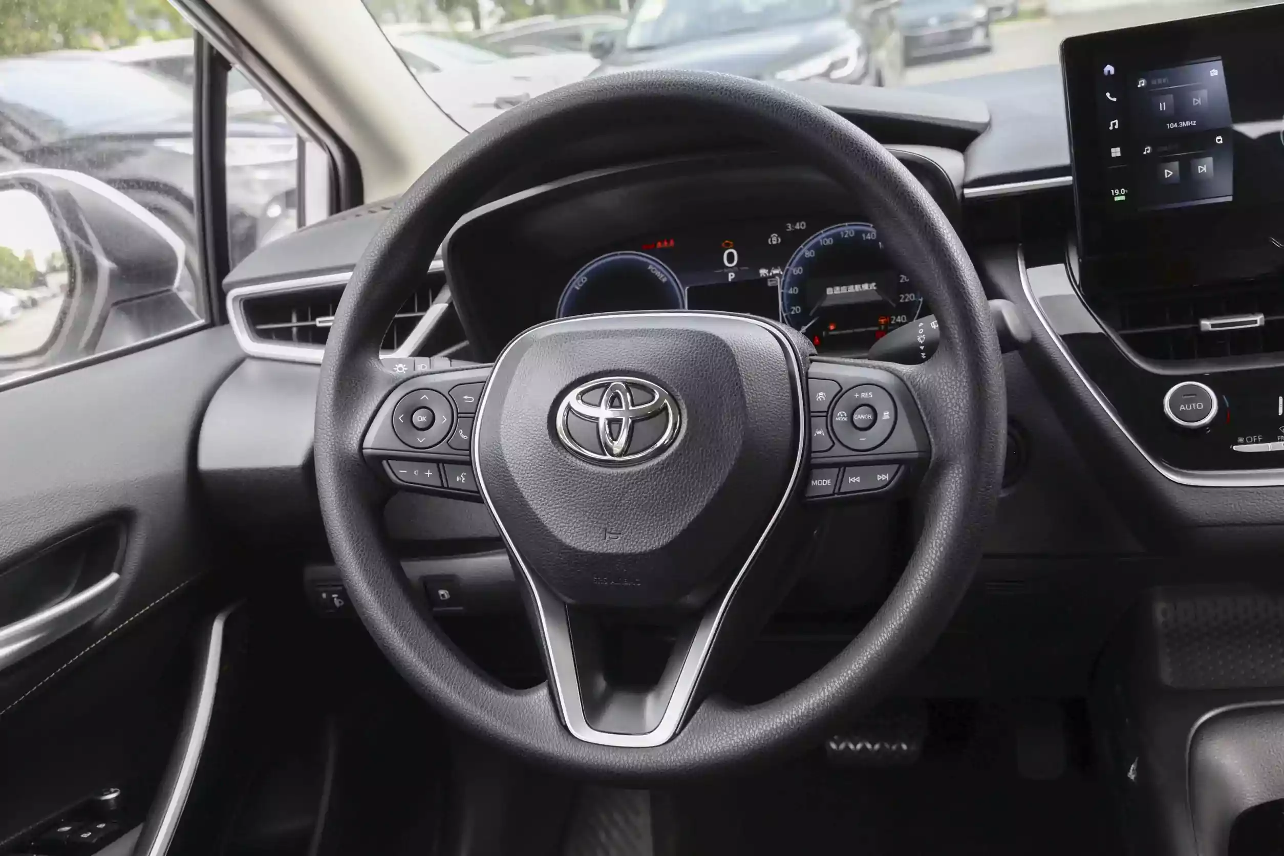 toyota levin gt 2024 интерьер-2