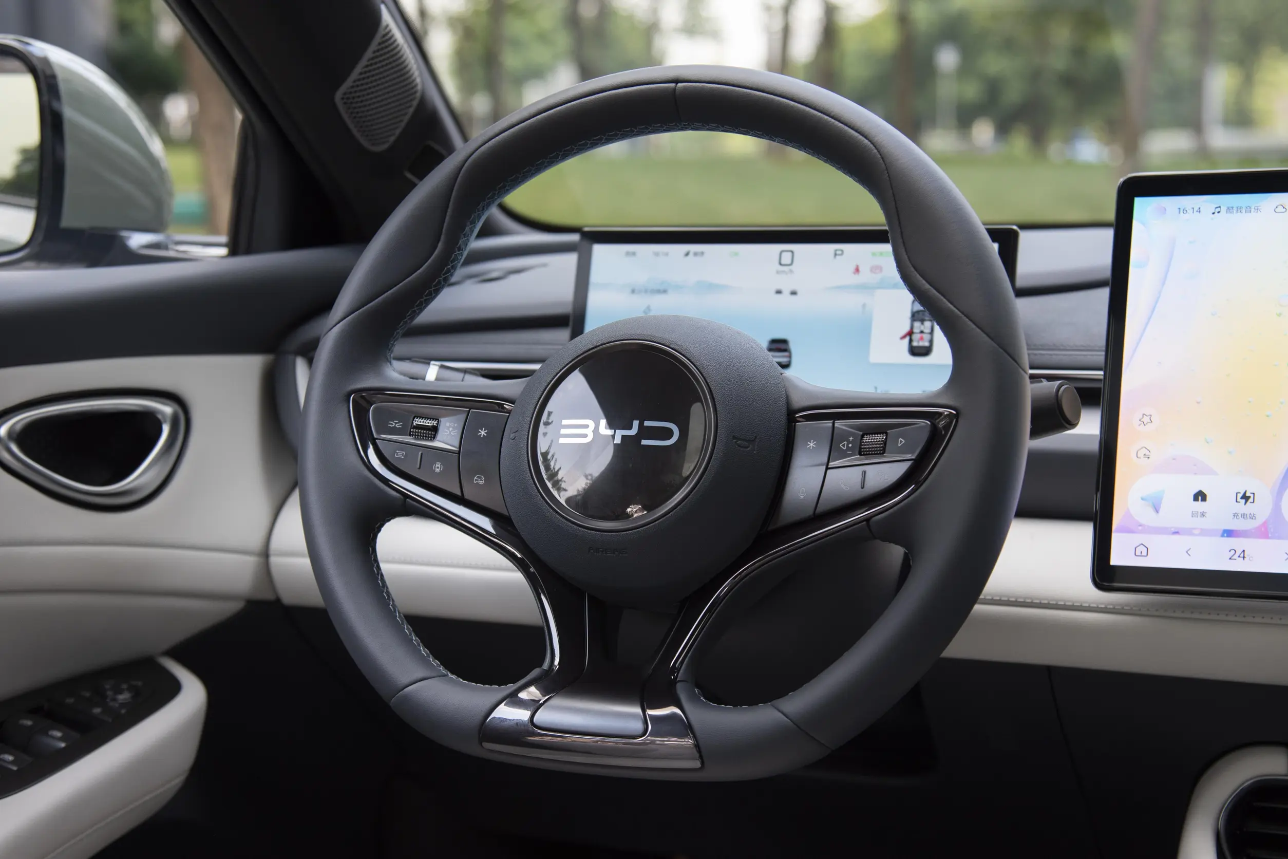 byd seal 06 gt 2025 интерьер-2