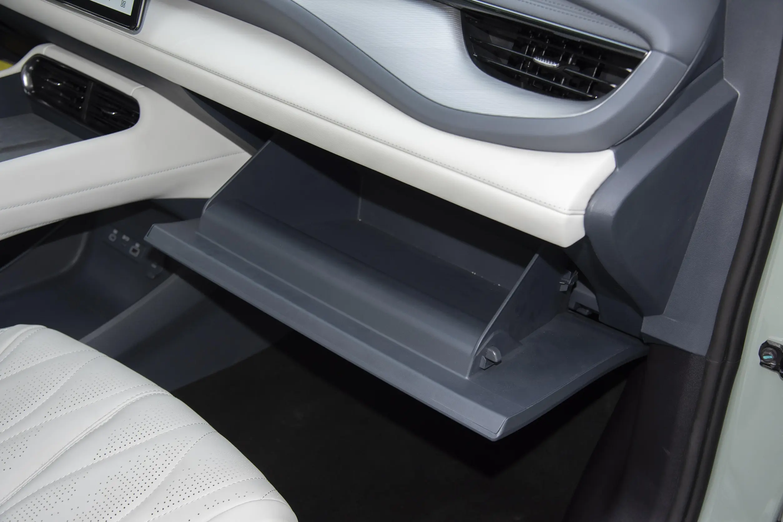 byd seal 06 gt 2025 интерьер-4