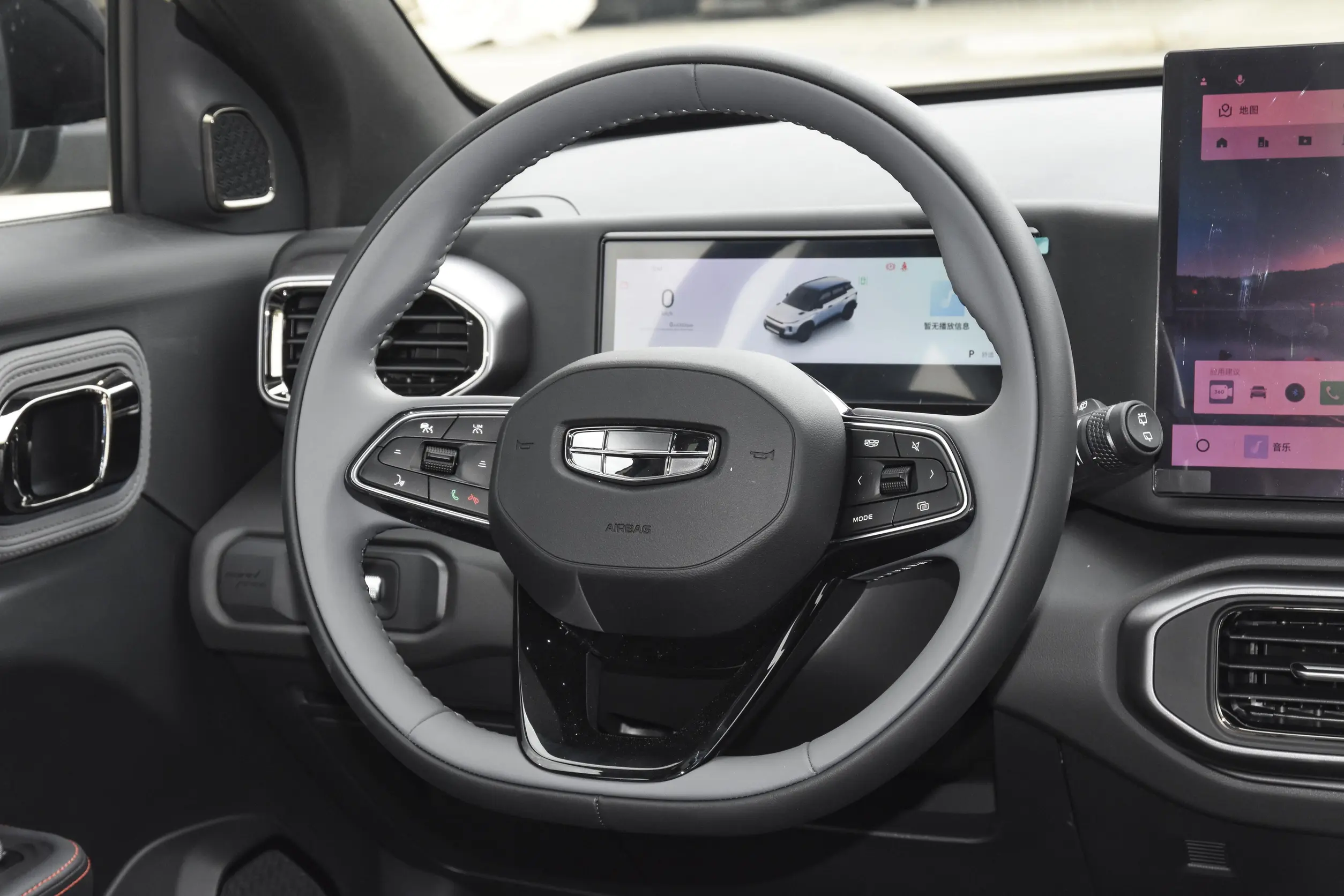 geely cowboy 2025 интерьер-2