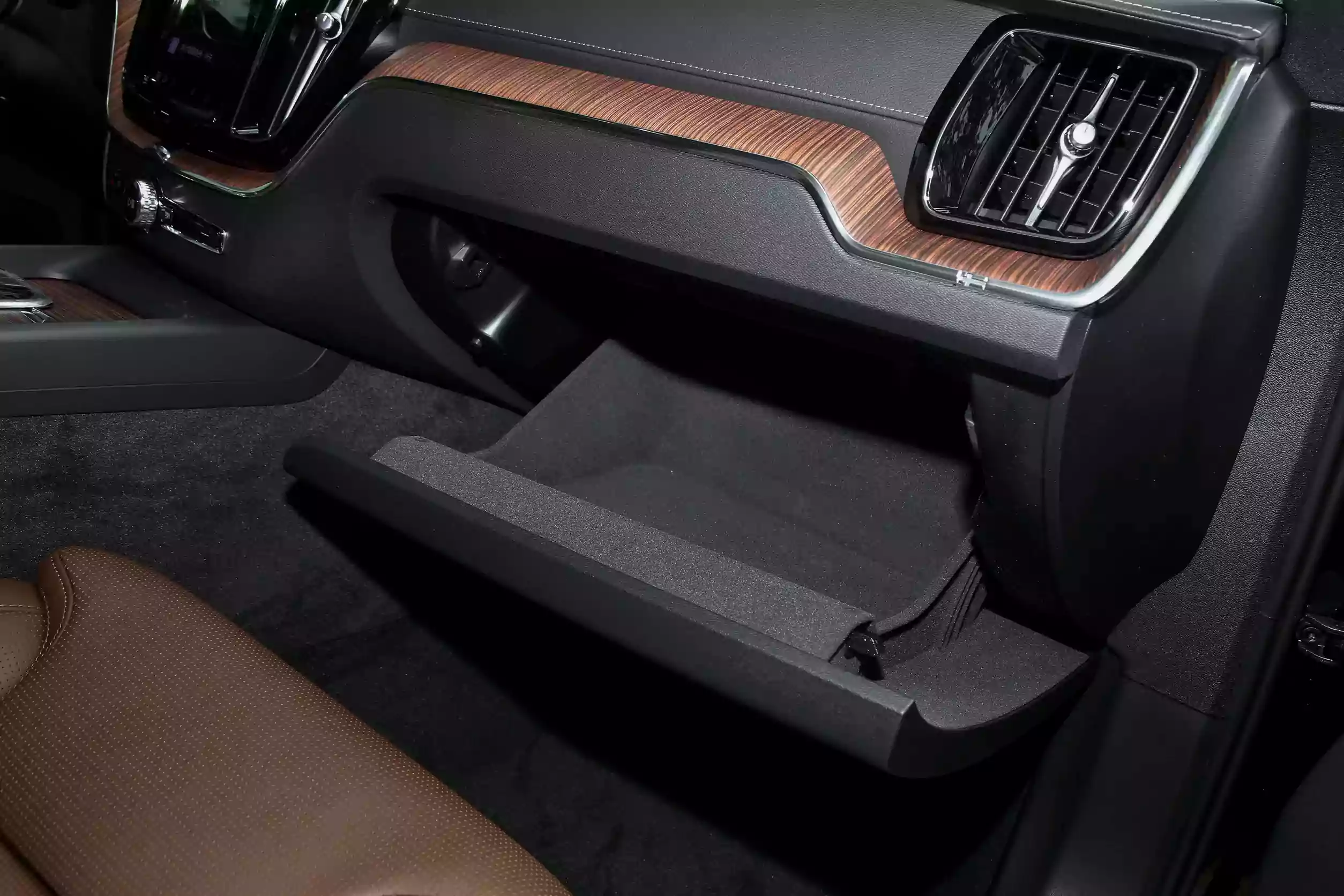 volvo xc60 phev 2025 интерьер-4